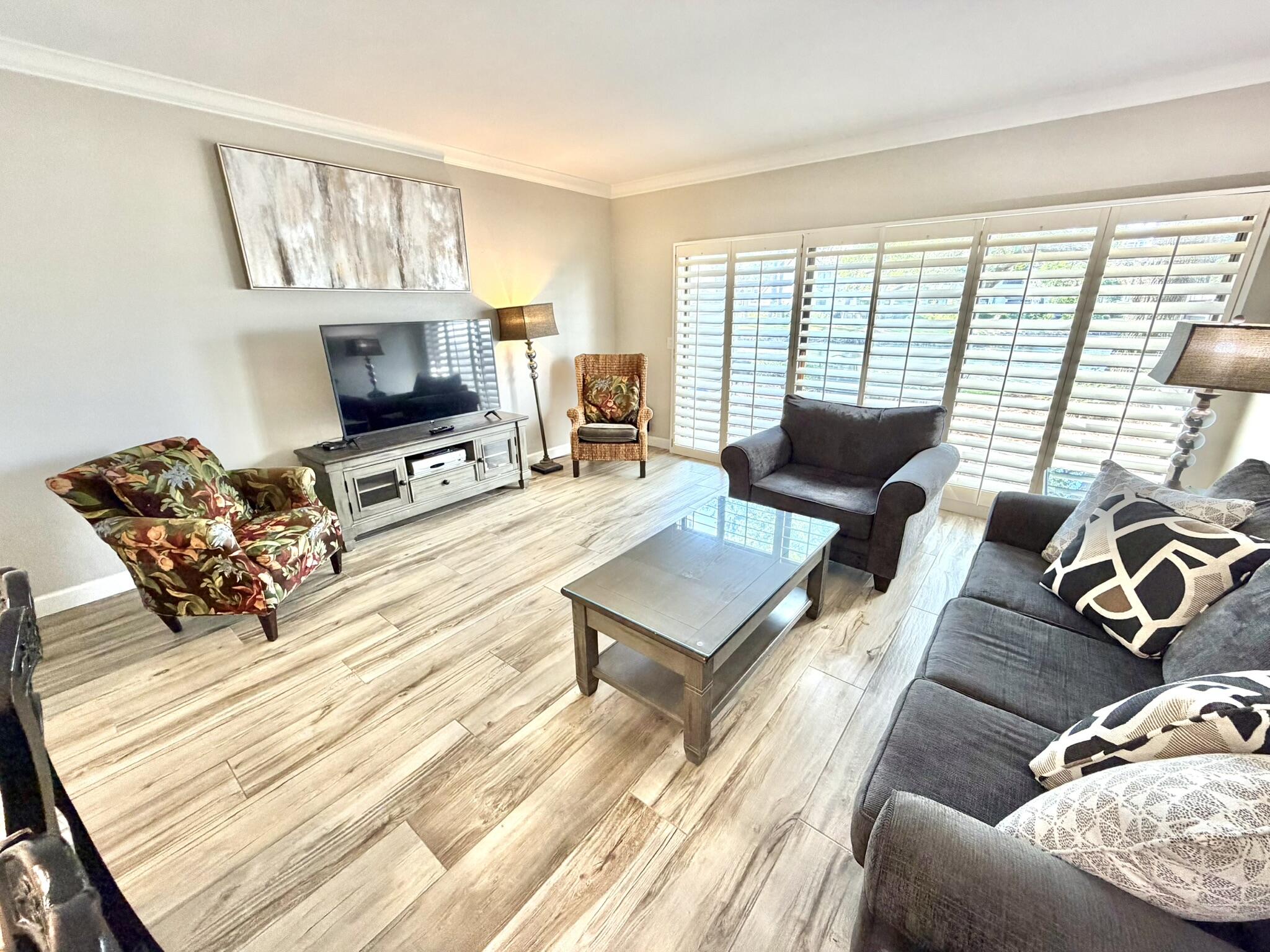 BEACHWALK T/H - Residential