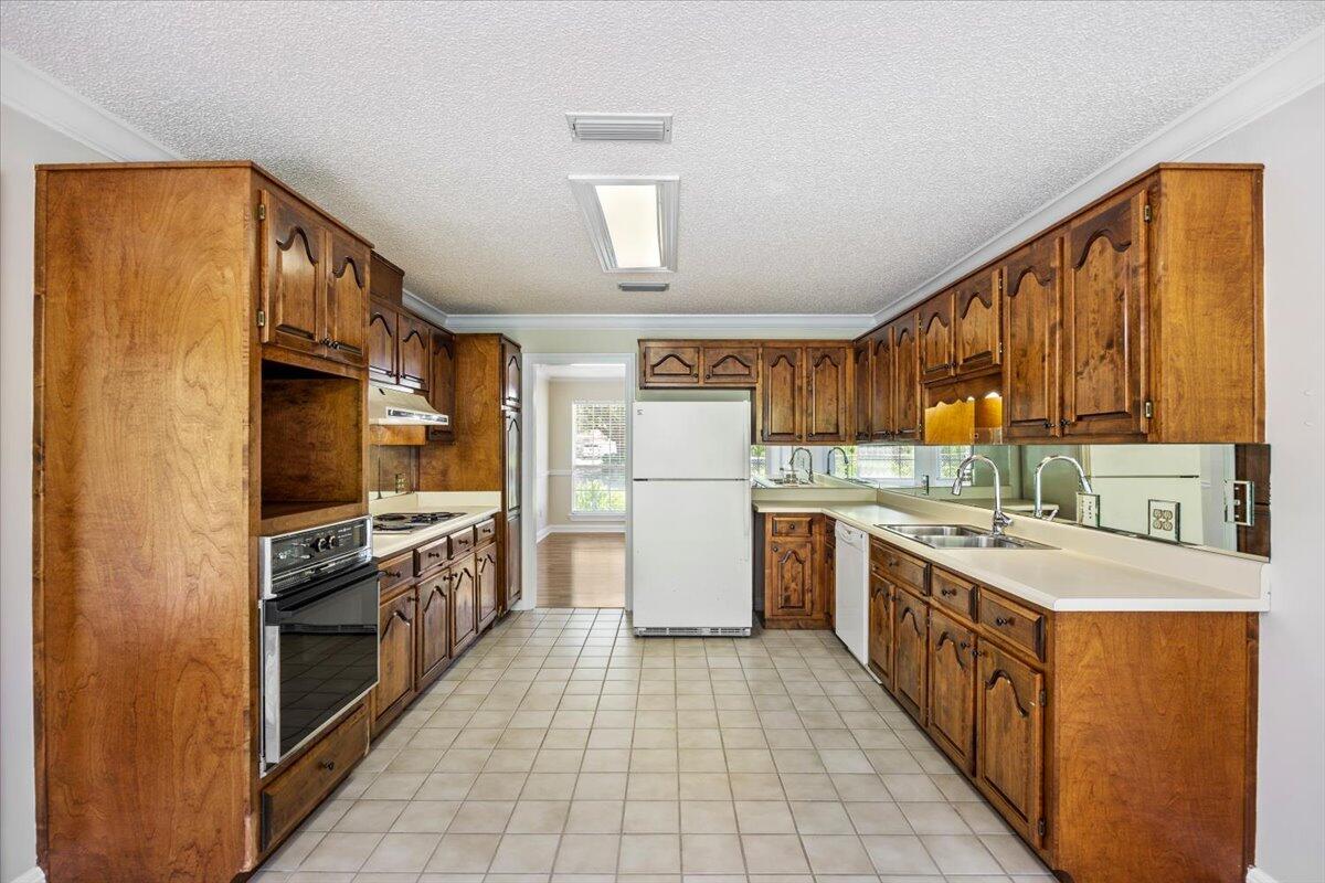 WATERVIEW ESTATES - Residential