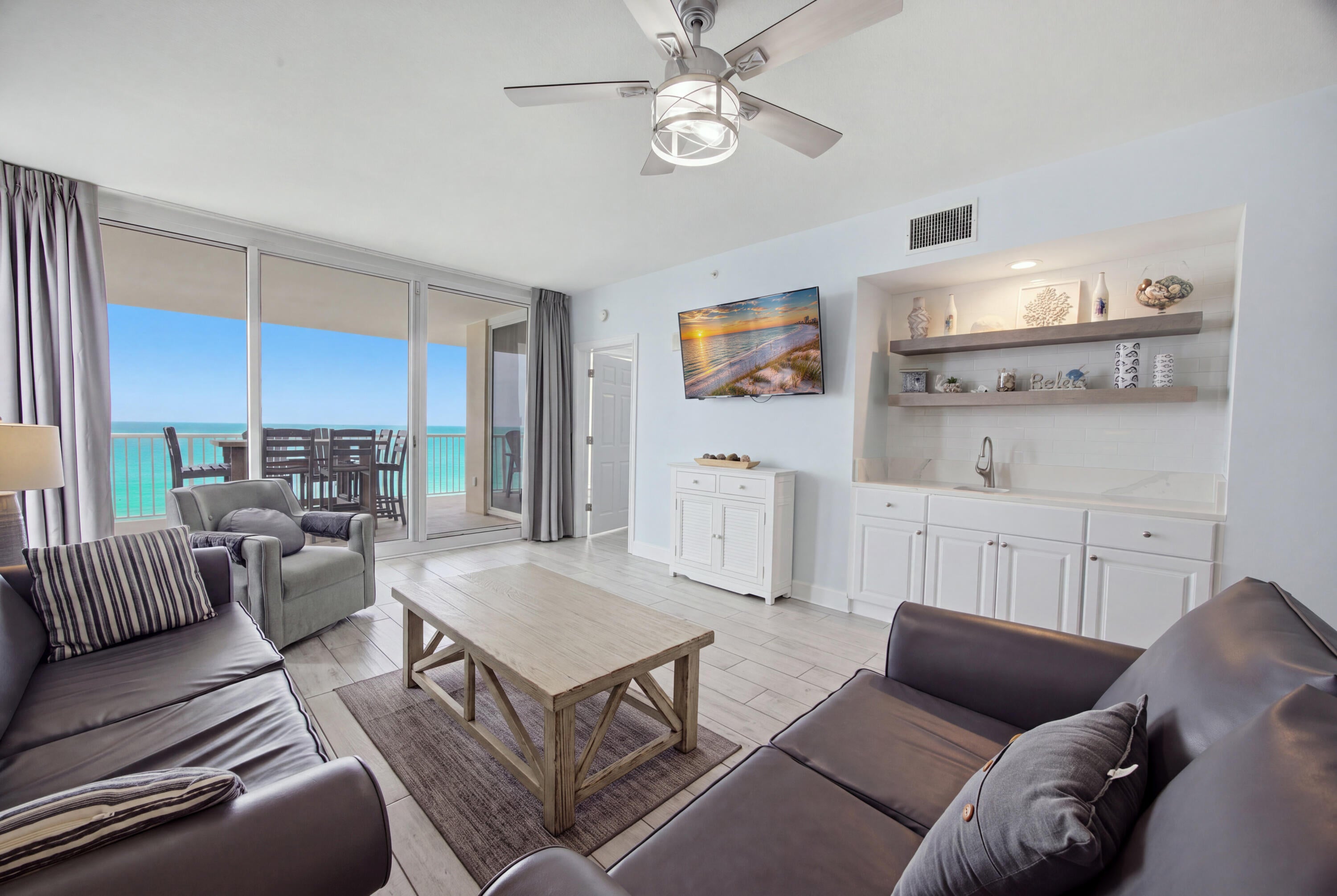 MAJESTIC BEACH TOWERS II - Residential