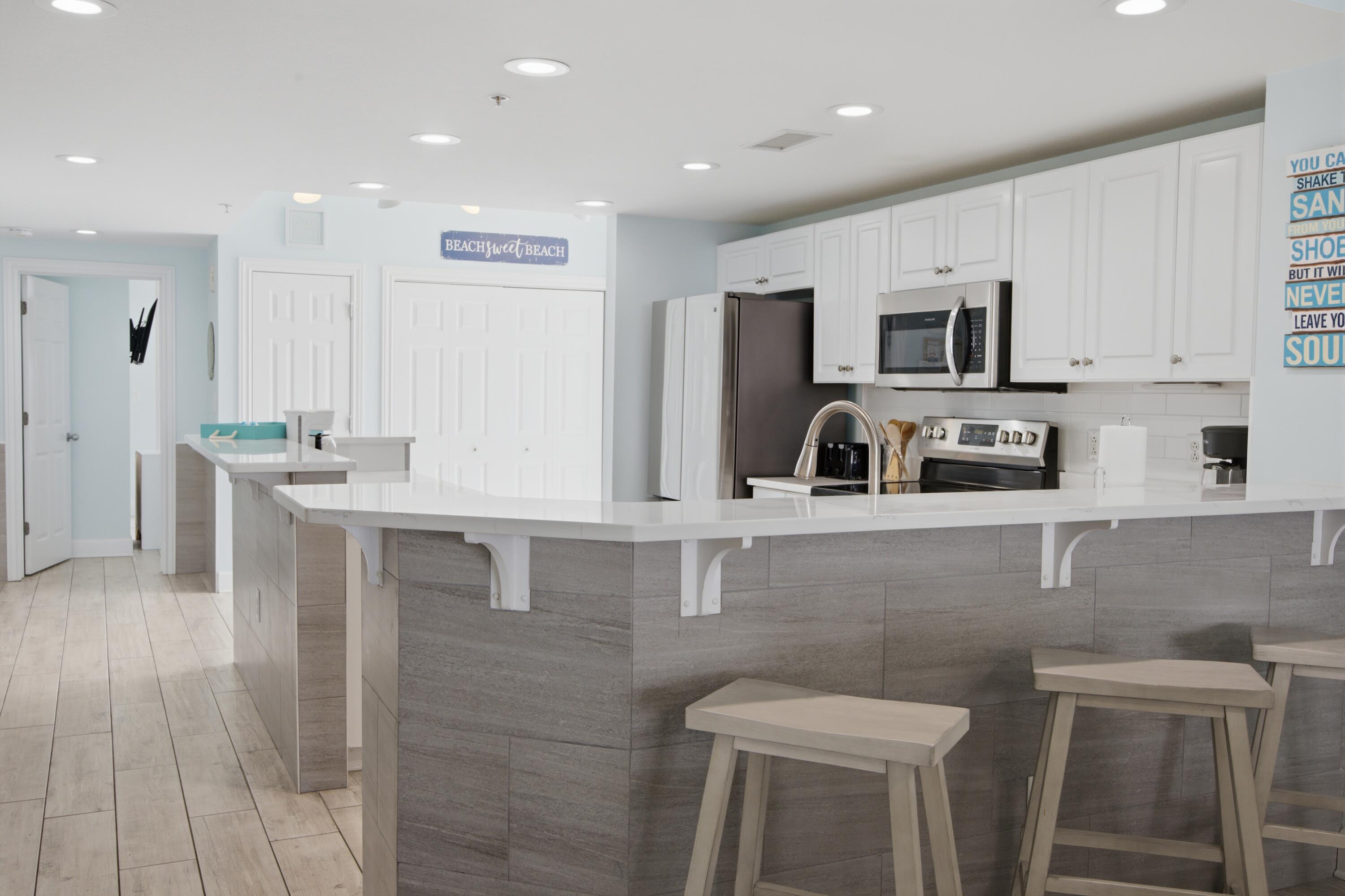 MAJESTIC BEACH TOWERS II - Residential