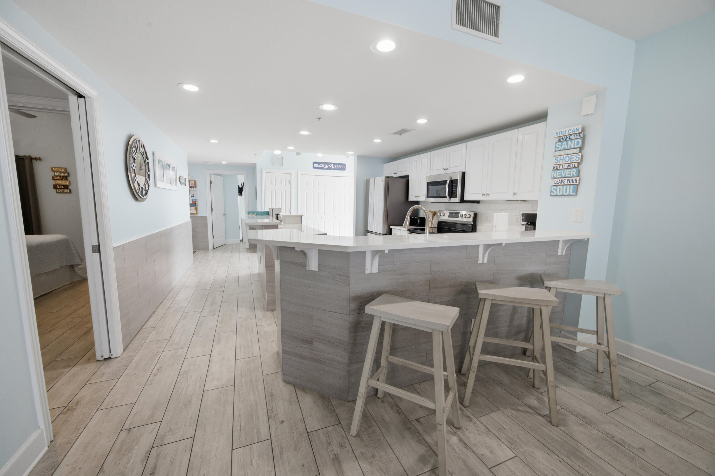 MAJESTIC BEACH TOWERS II - Residential