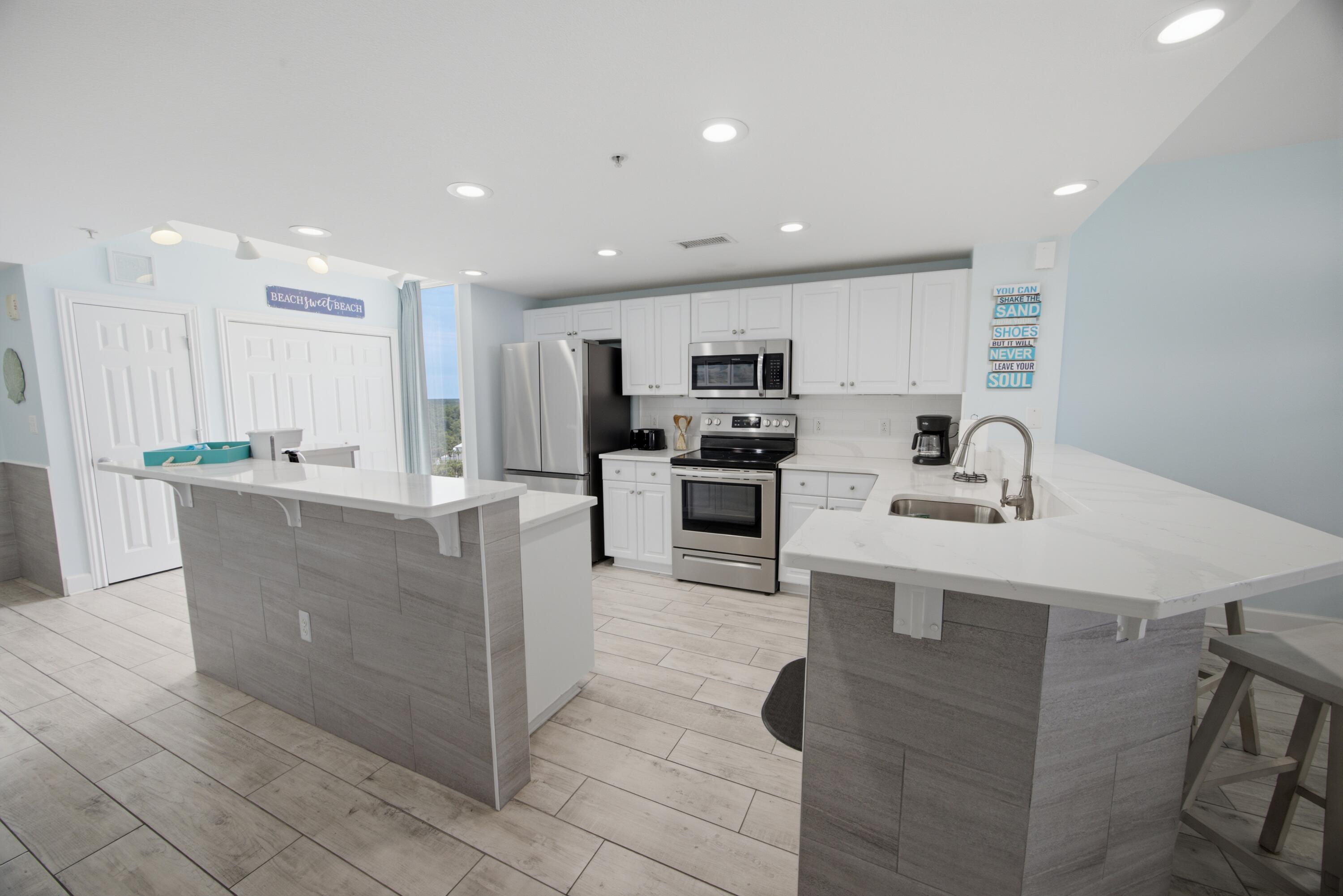 MAJESTIC BEACH TOWERS II - Residential