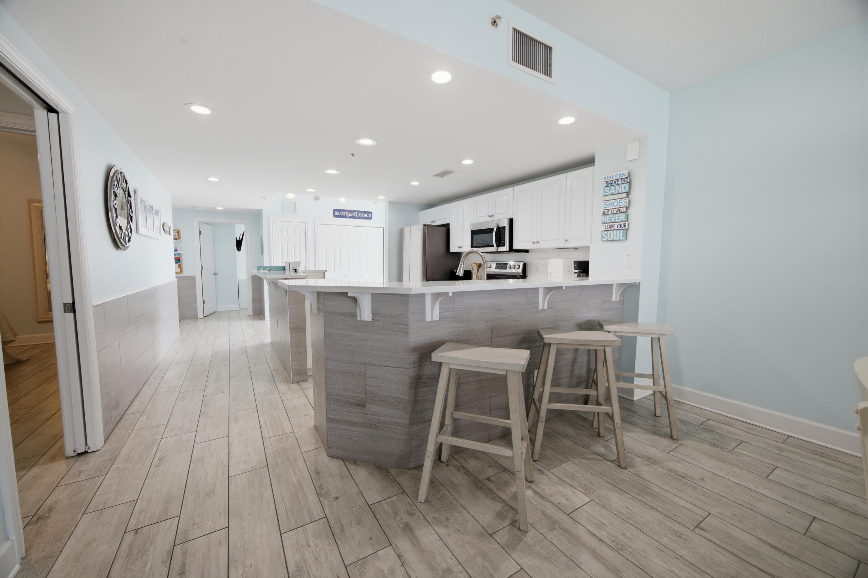 MAJESTIC BEACH TOWERS II - Residential