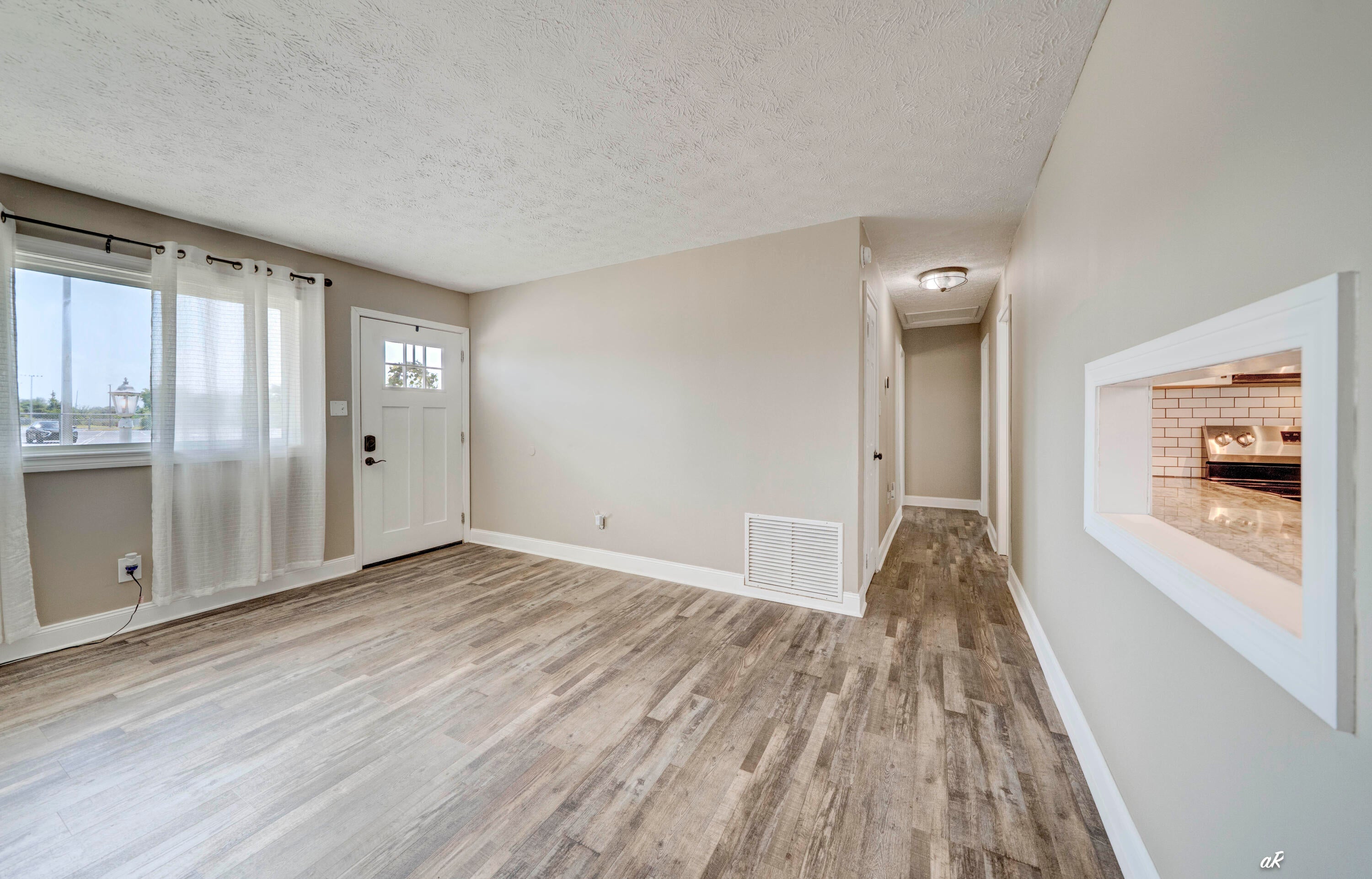 ROBINDALE - Residential