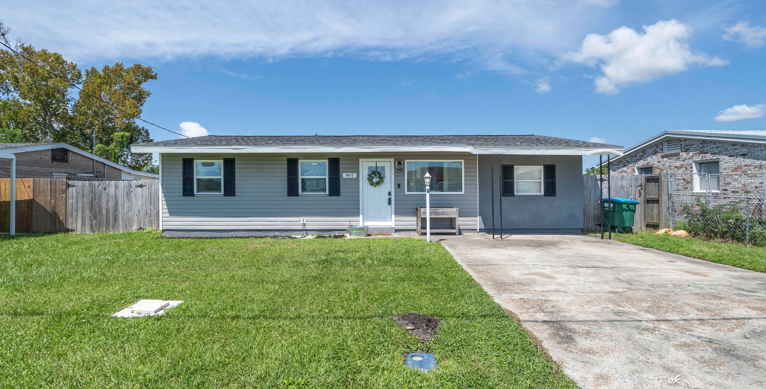 ROBINDALE - Residential