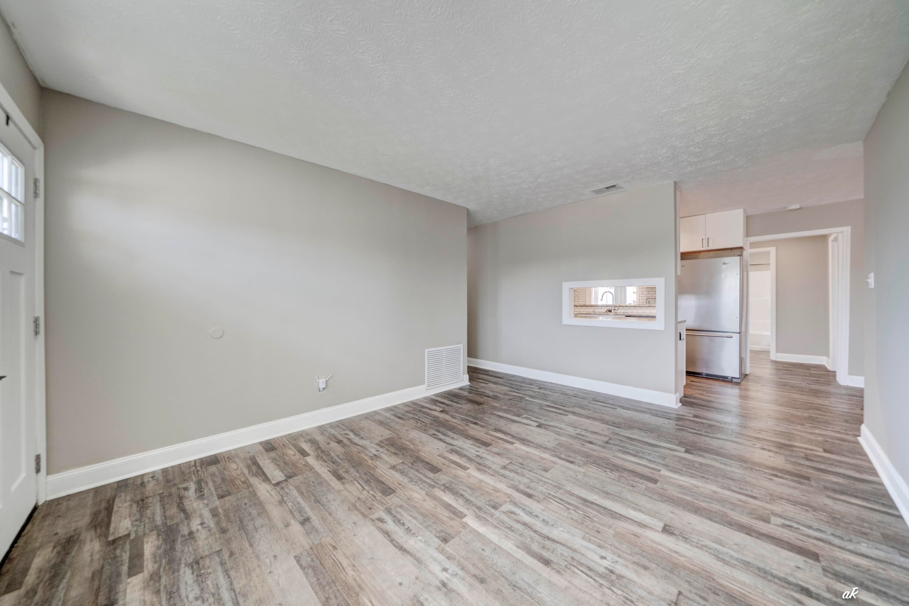 ROBINDALE - Residential