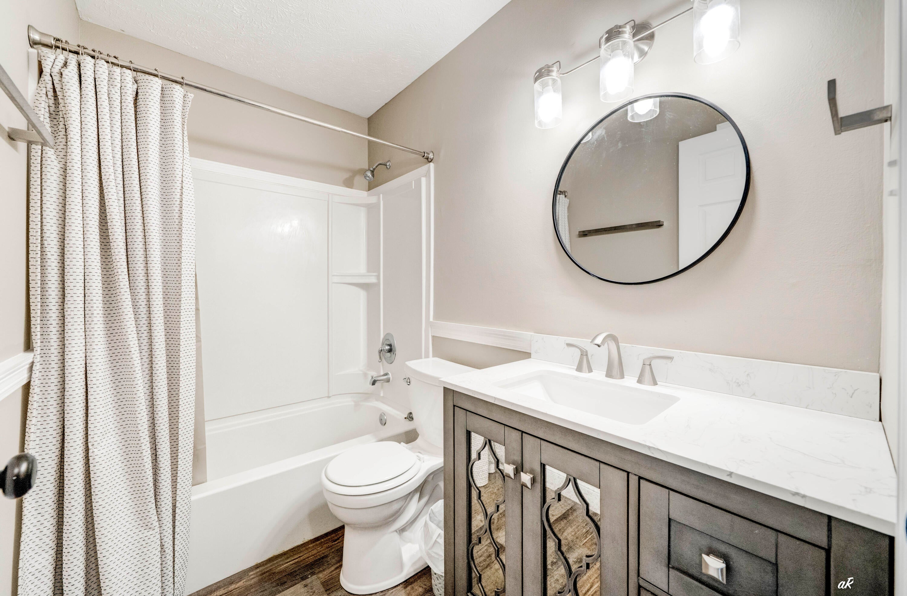 ROBINDALE - Residential
