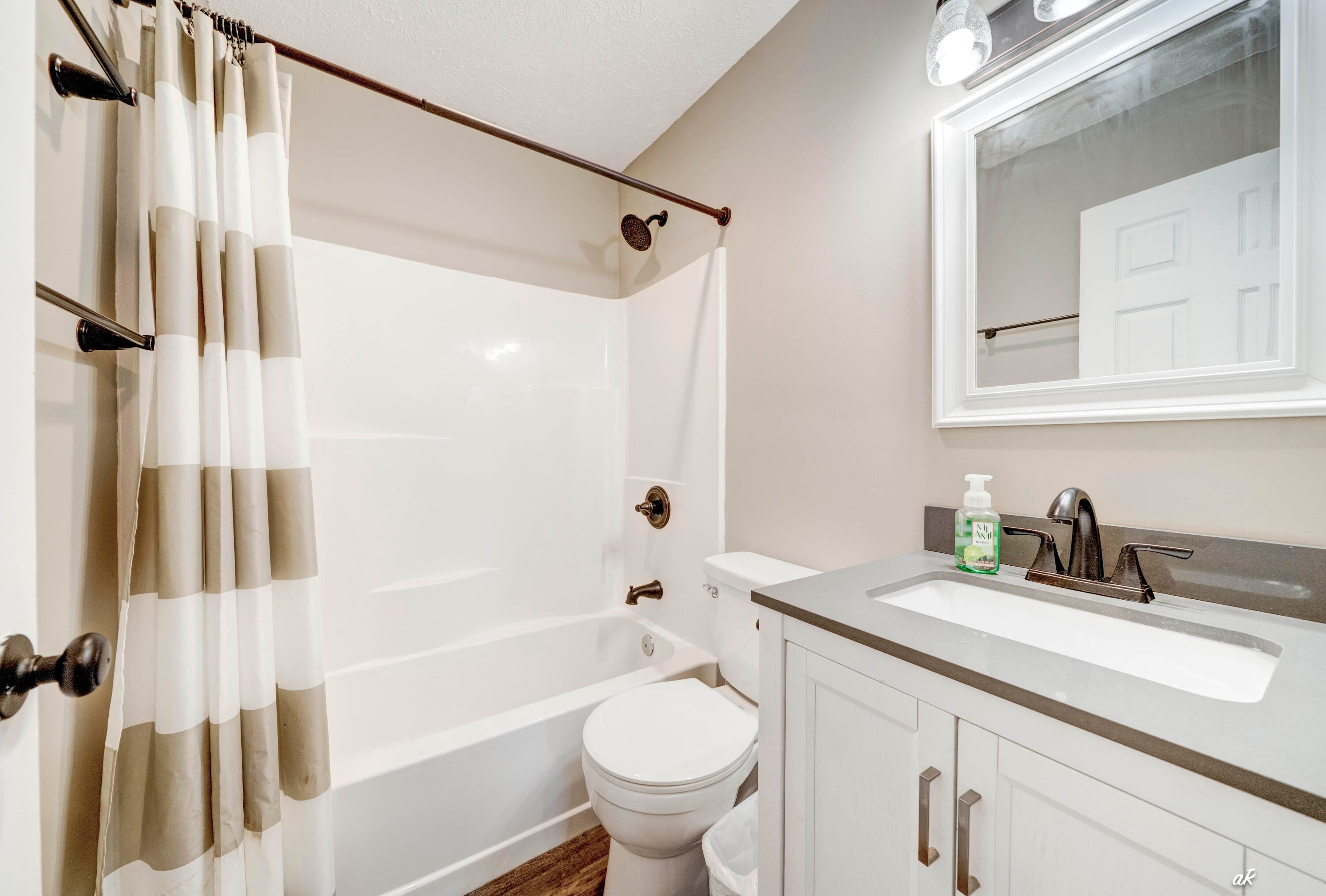 ROBINDALE - Residential