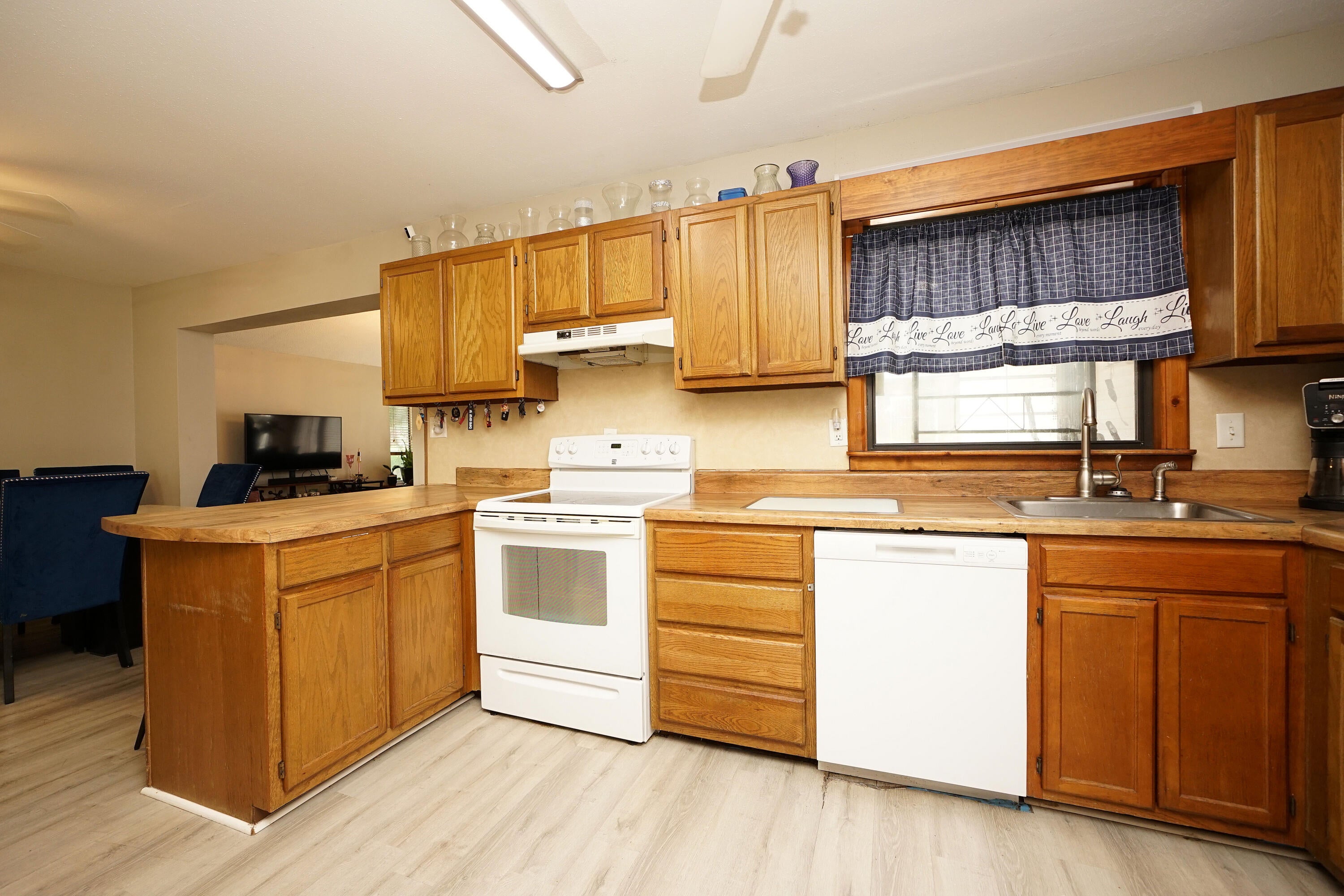 MARY ESTHER HEIGHTS - Residential
