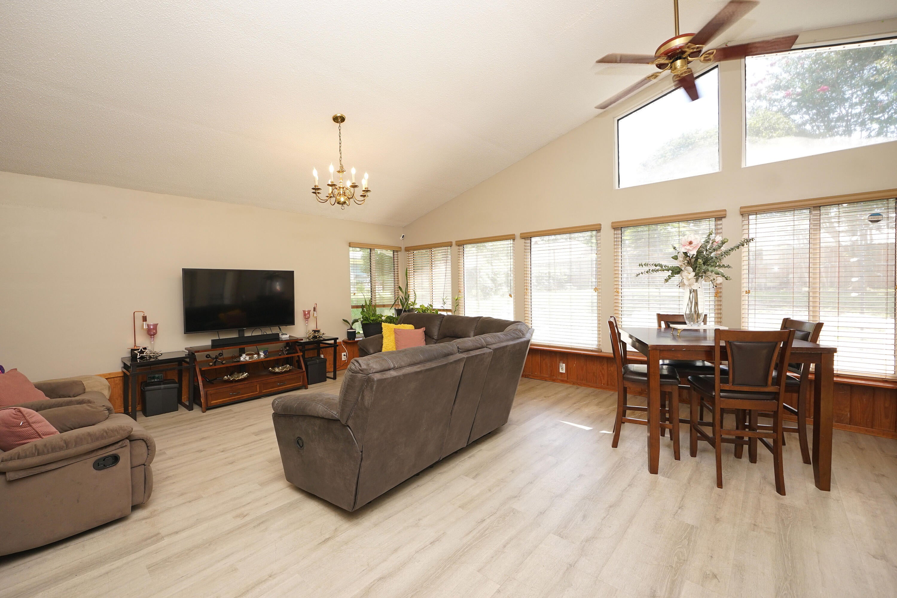 MARY ESTHER HEIGHTS - Residential