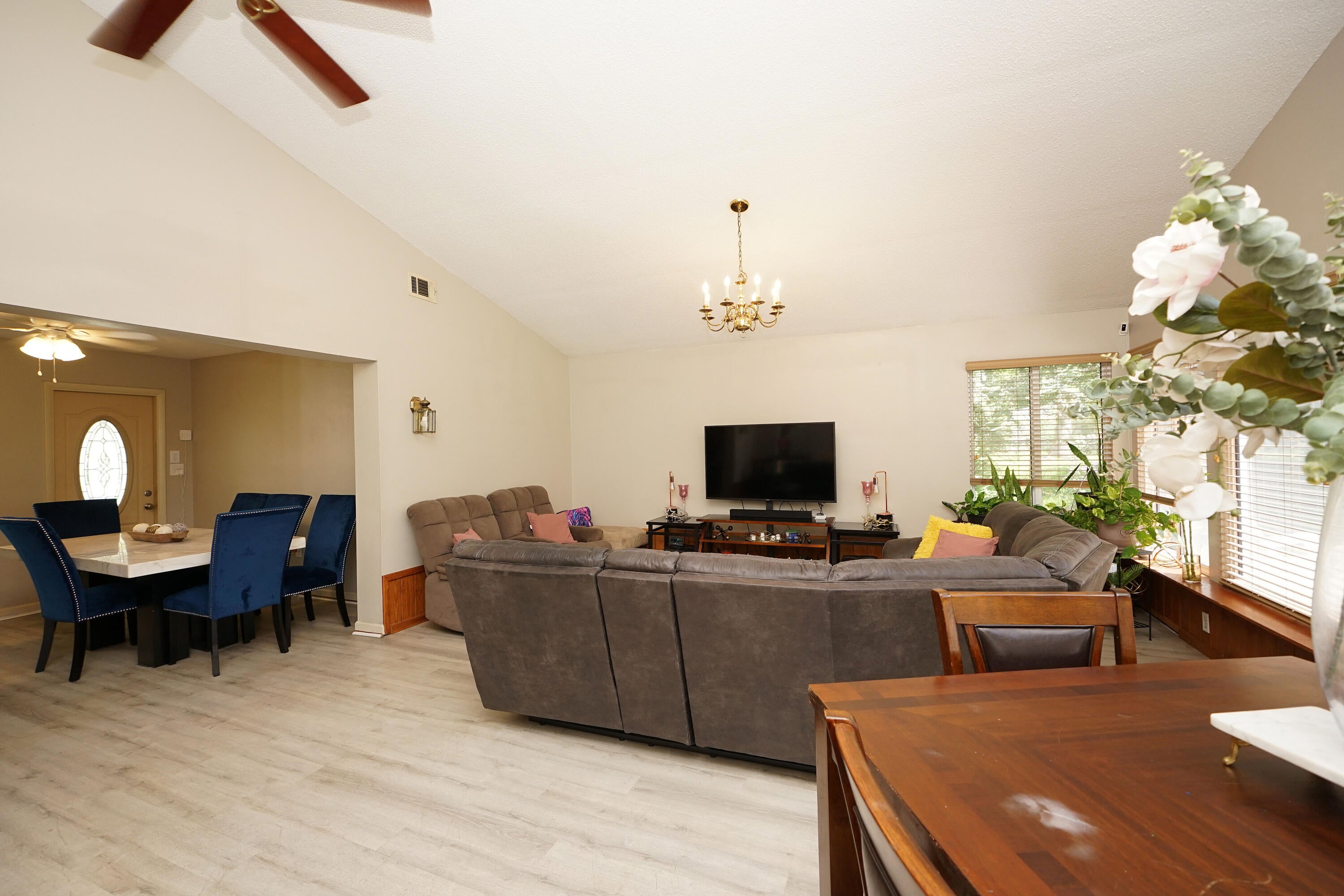 MARY ESTHER HEIGHTS - Residential