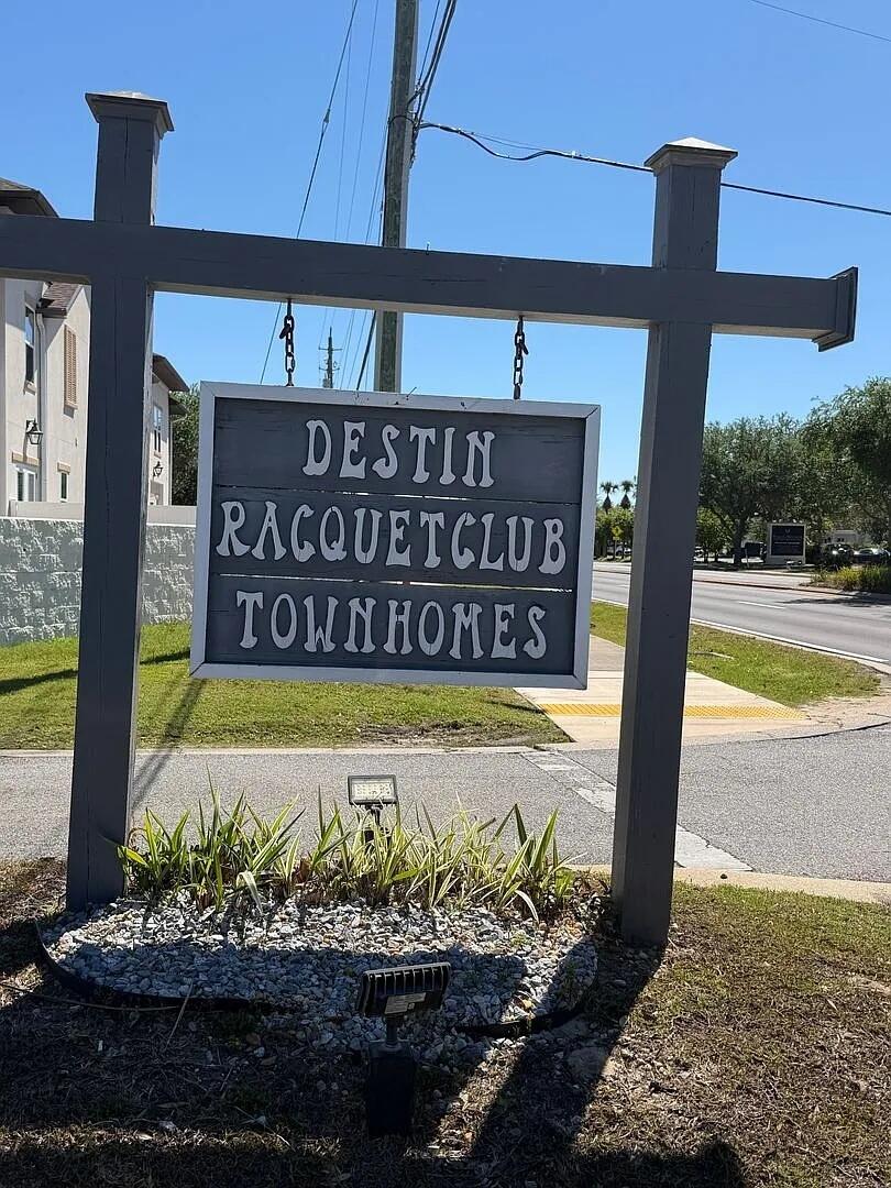 DESTIN RACQUET CLUB T/H - Residential
