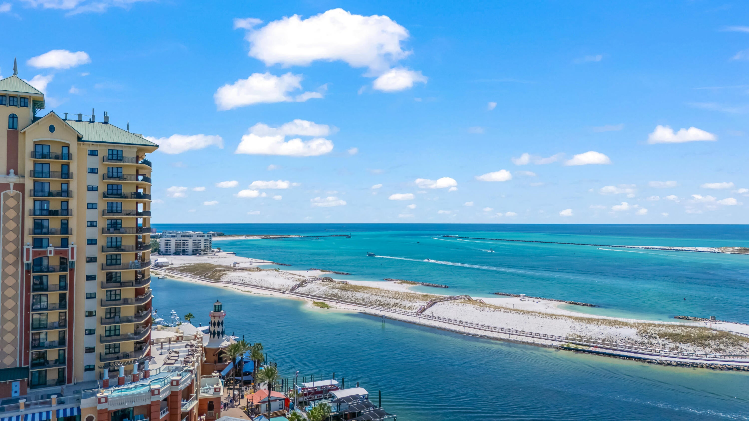 EMERALD GRANDE - Residential