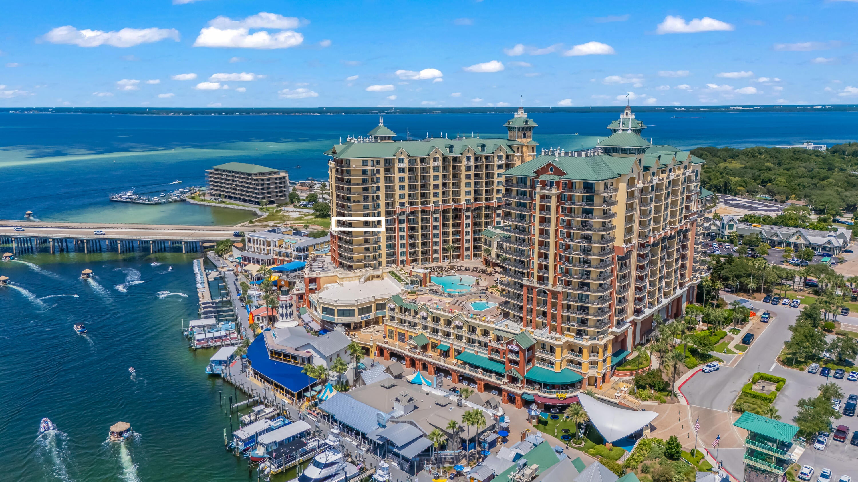 EMERALD GRANDE - Residential