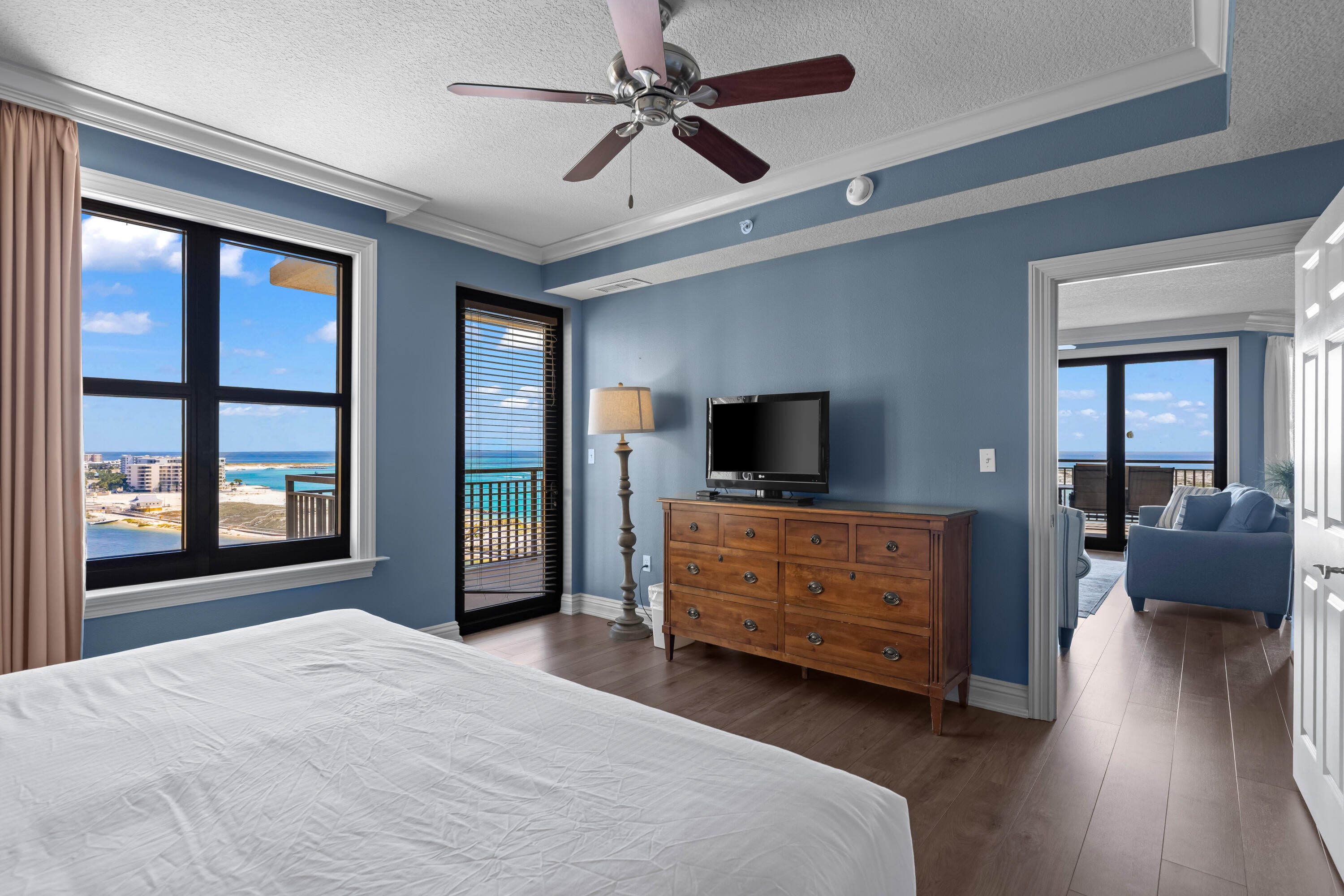 EMERALD GRANDE - Residential
