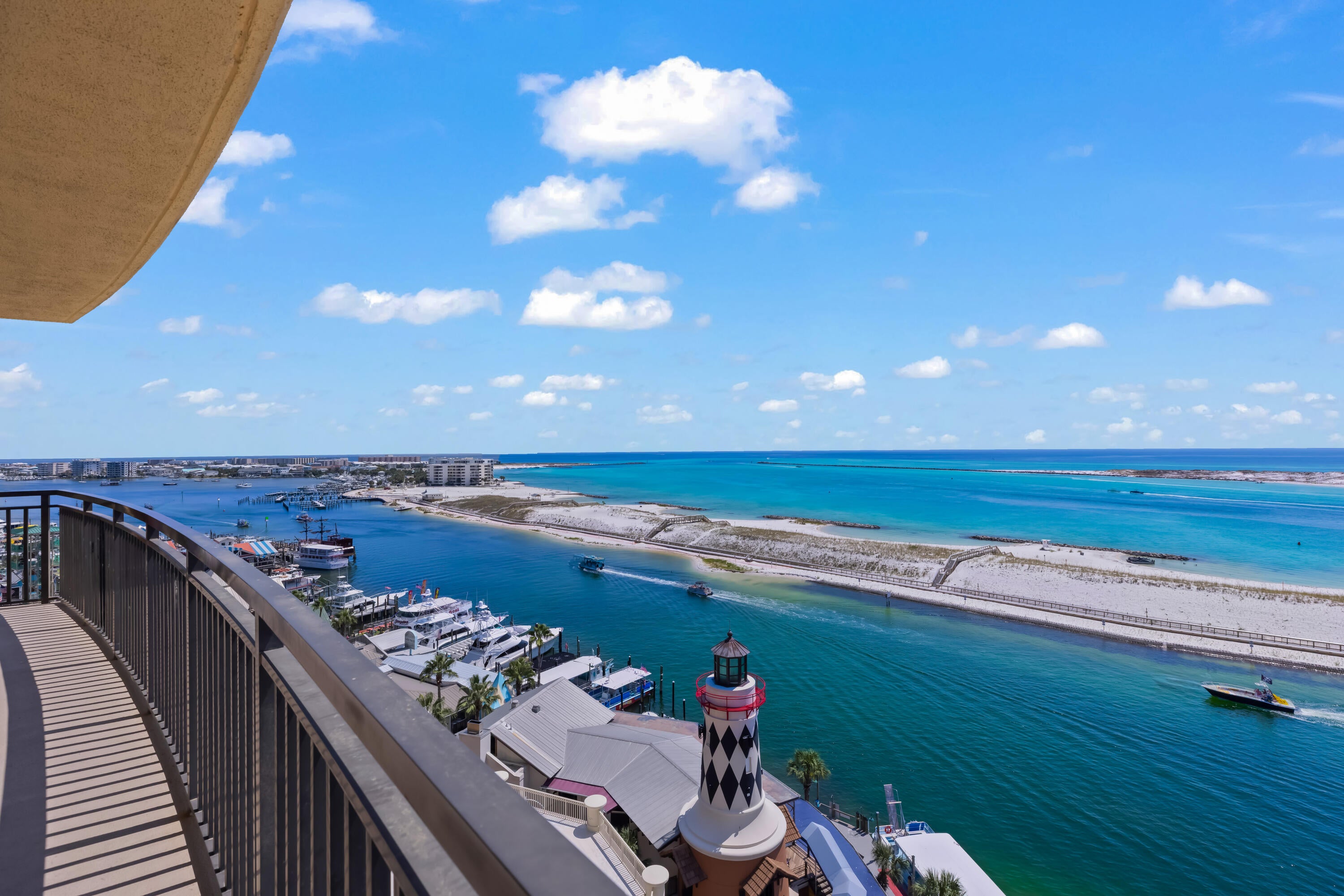 EMERALD GRANDE - Residential