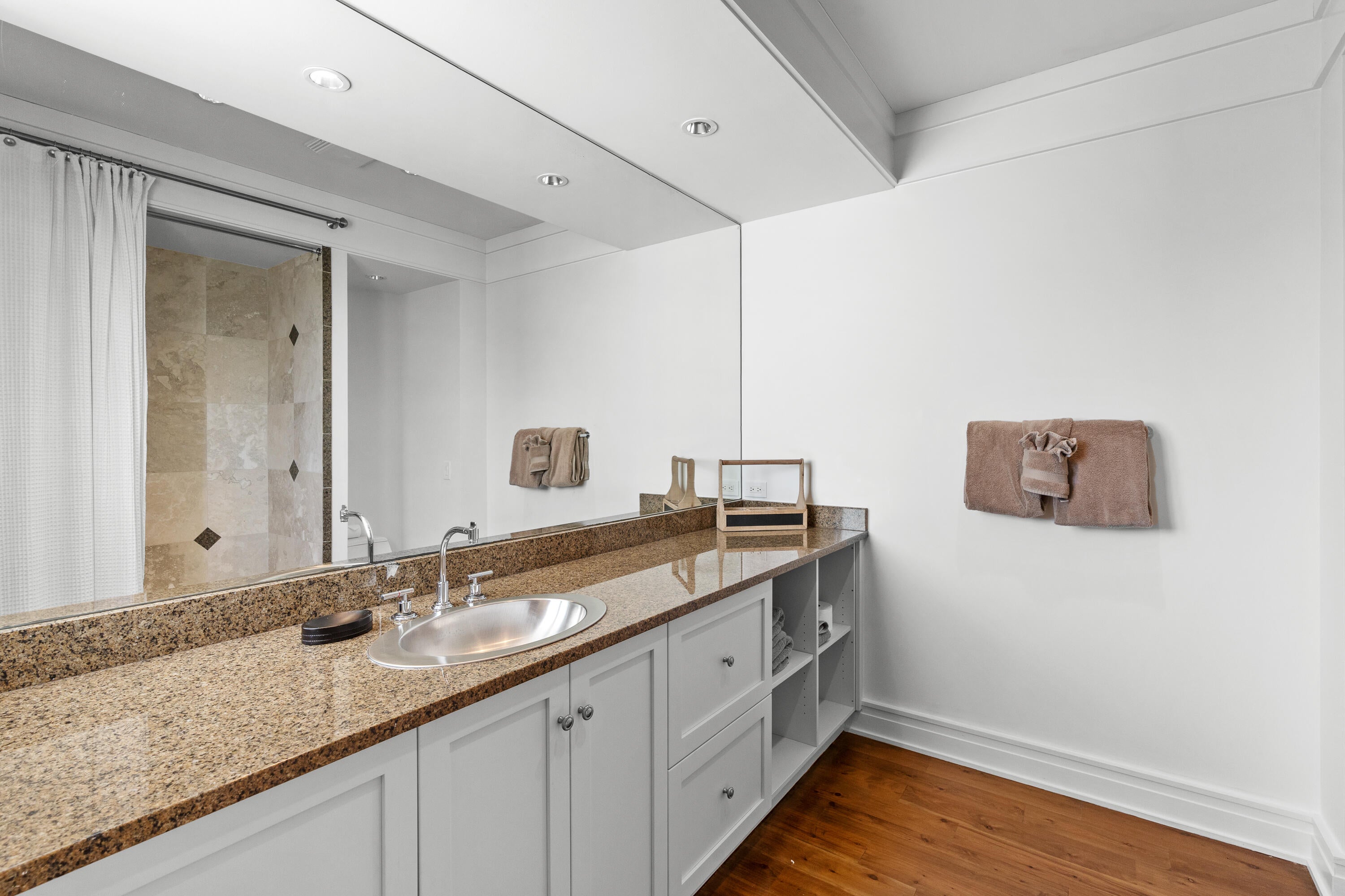 BURNT PINE - Residential