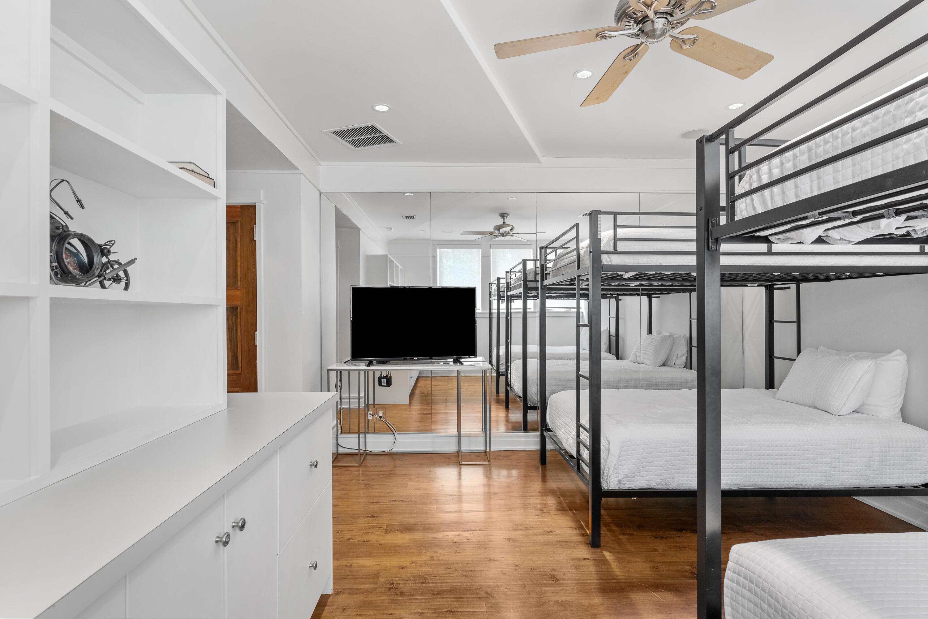 BURNT PINE - Residential