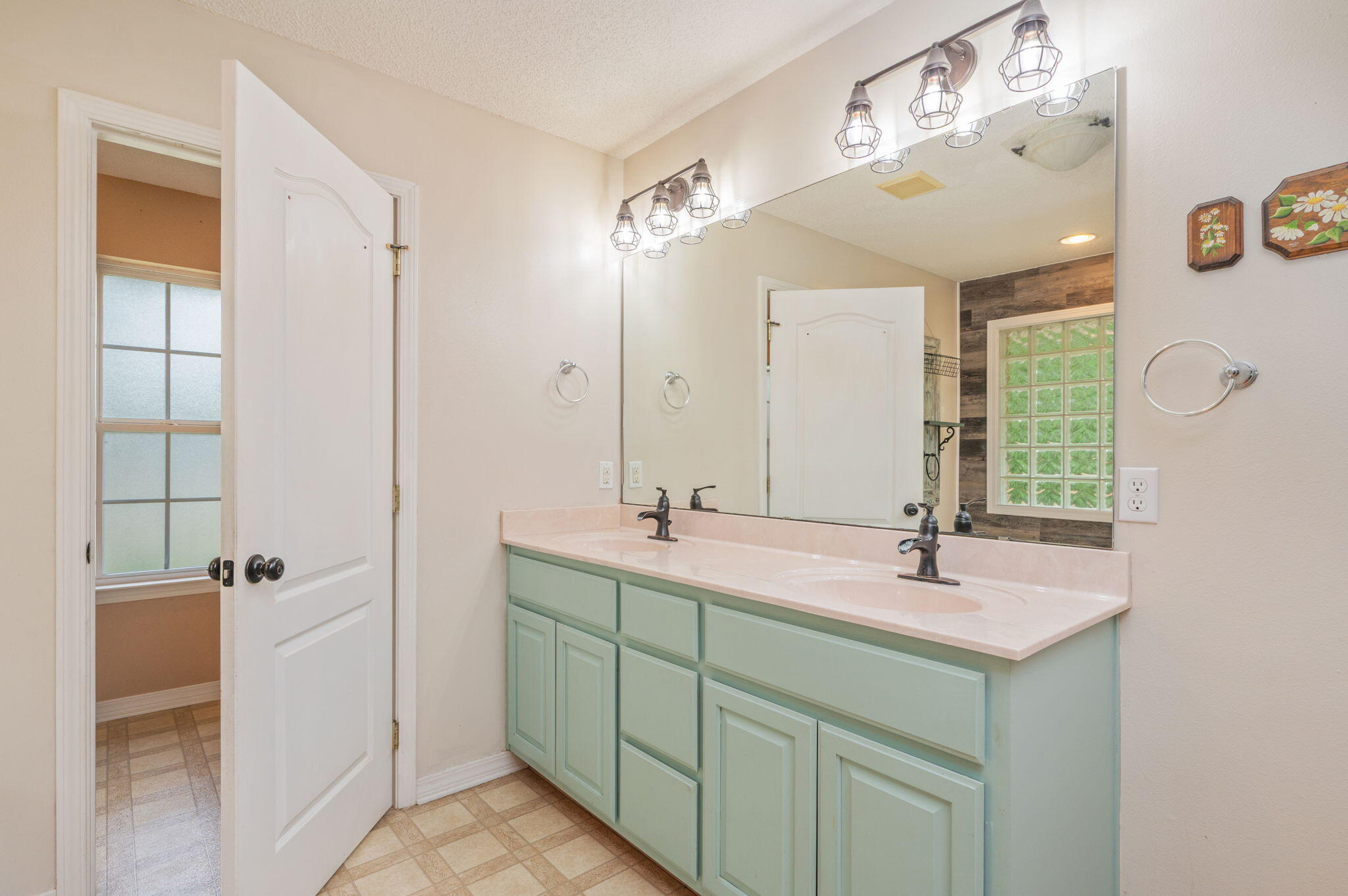 HIDDEN SPRINGS PH II - Residential