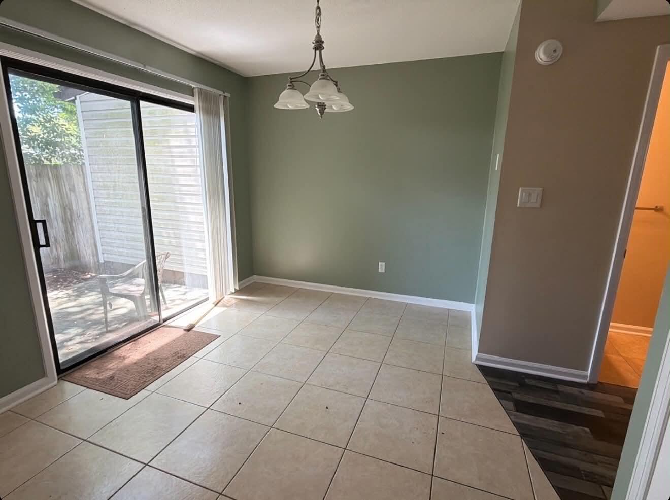 OAK T/H LOT 4 - Residential Lease
