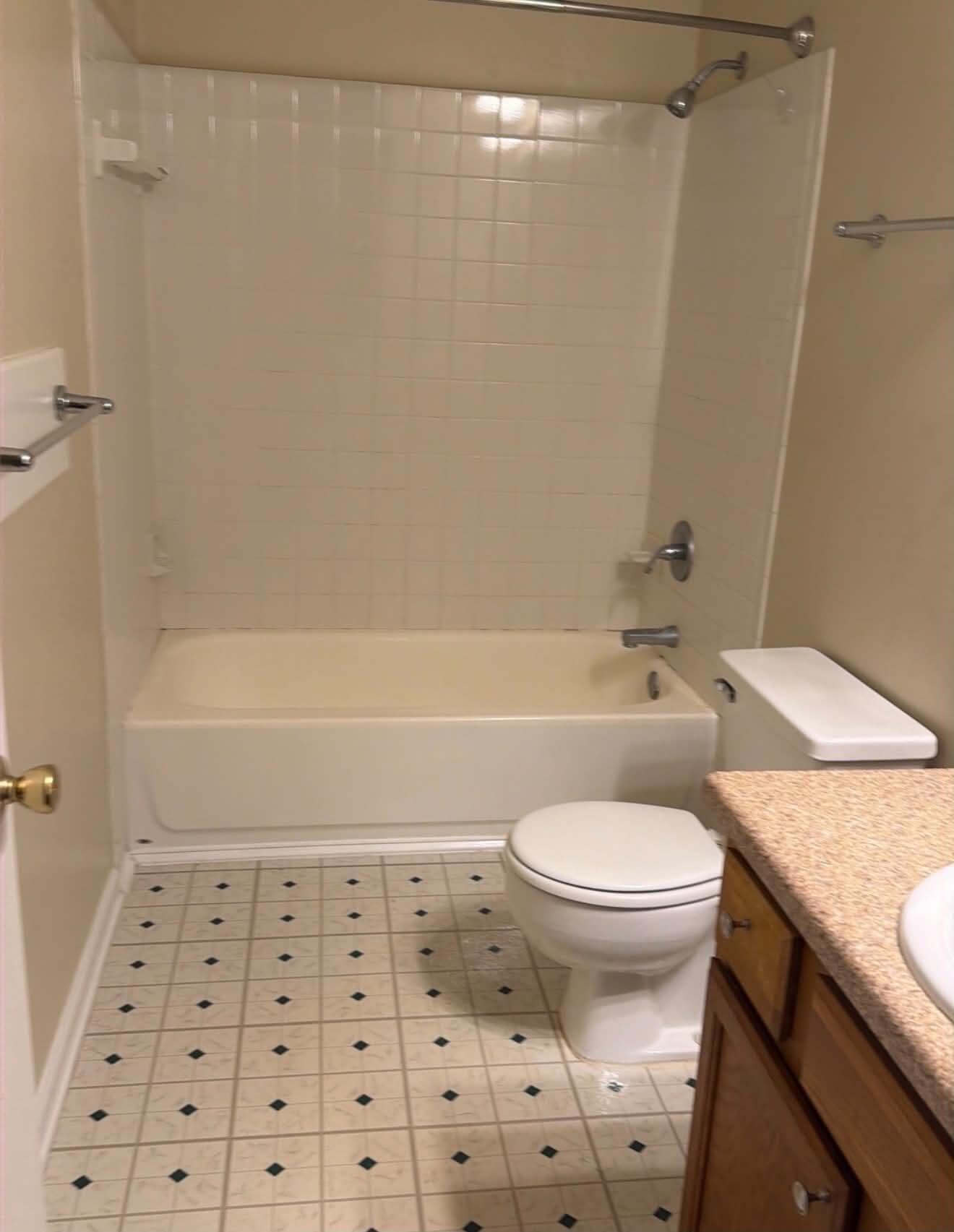 OAK T/H LOT 4 - Residential Lease
