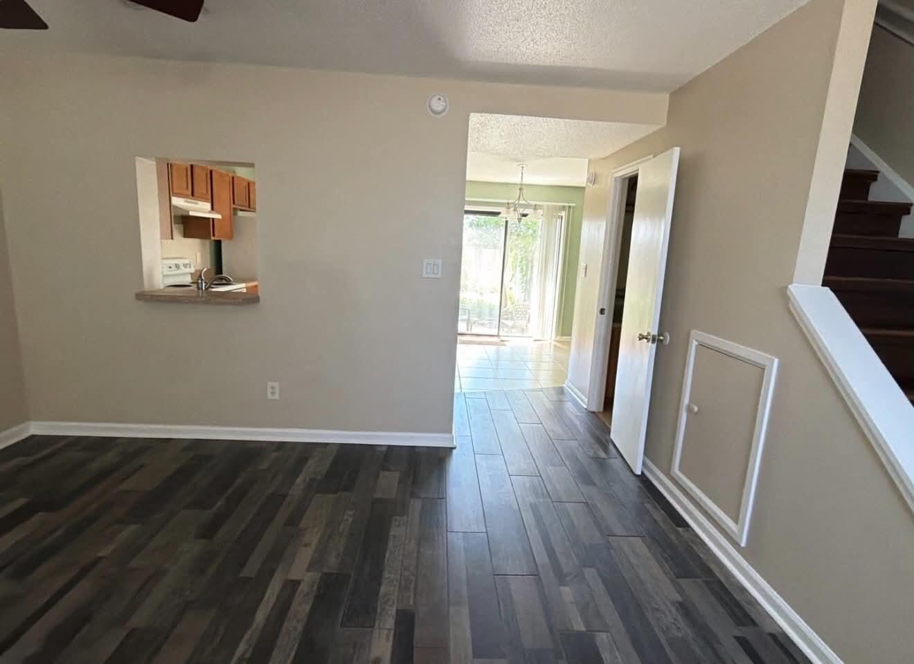 OAK T/H LOT 4 - Residential Lease