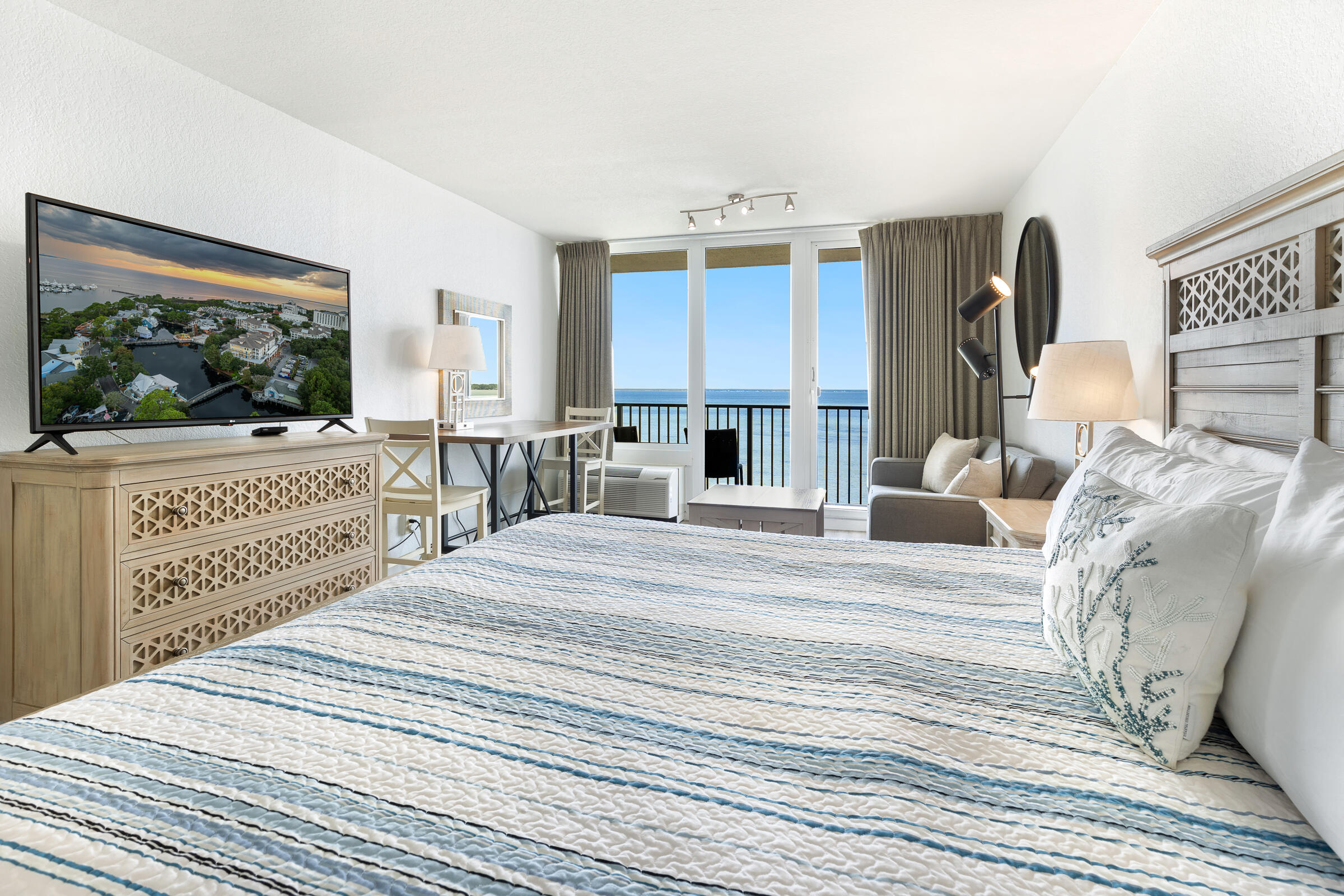 BAYSIDE CONDO SANDESTIN - Residential