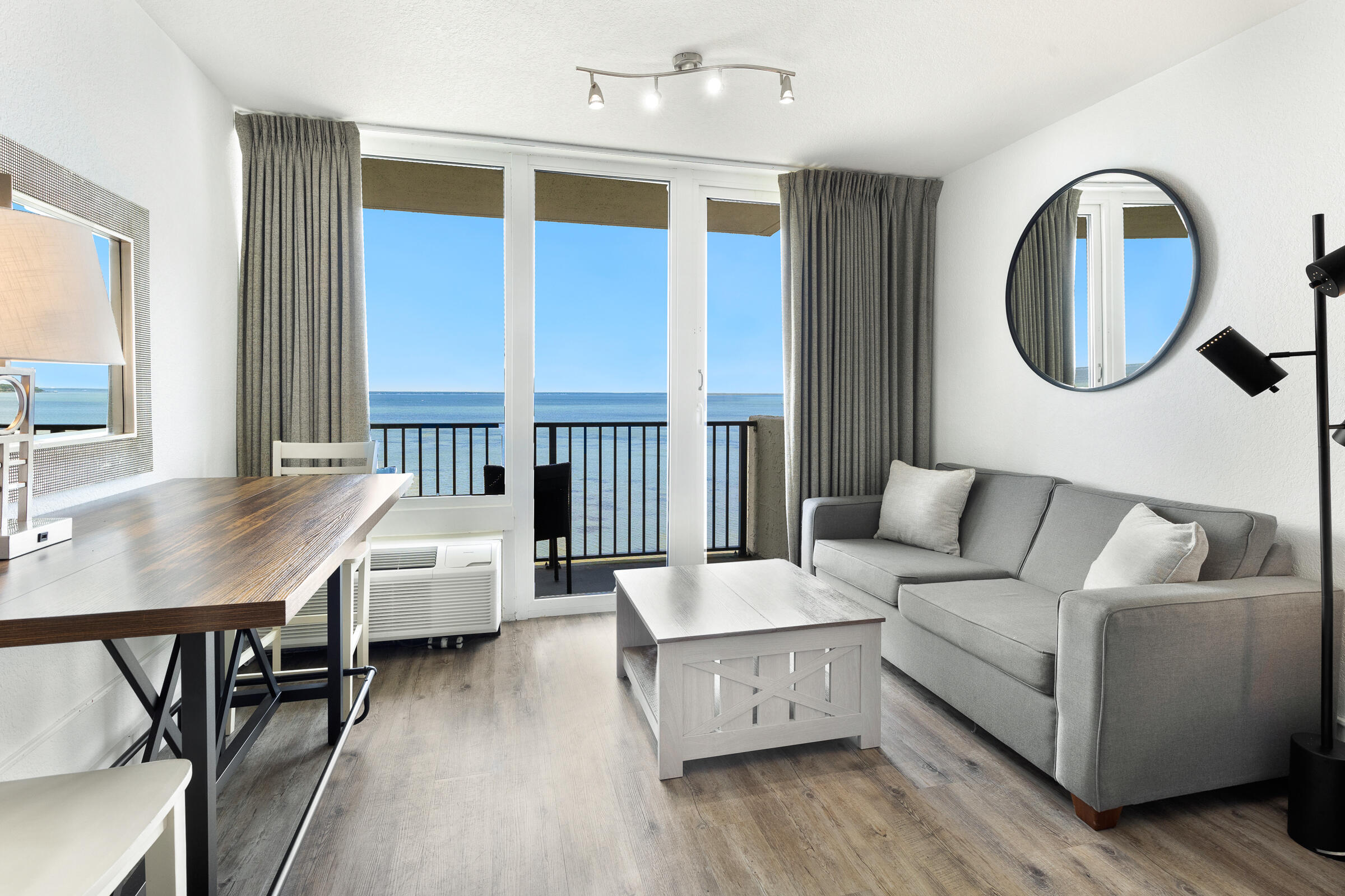 BAYSIDE CONDO SANDESTIN - Residential