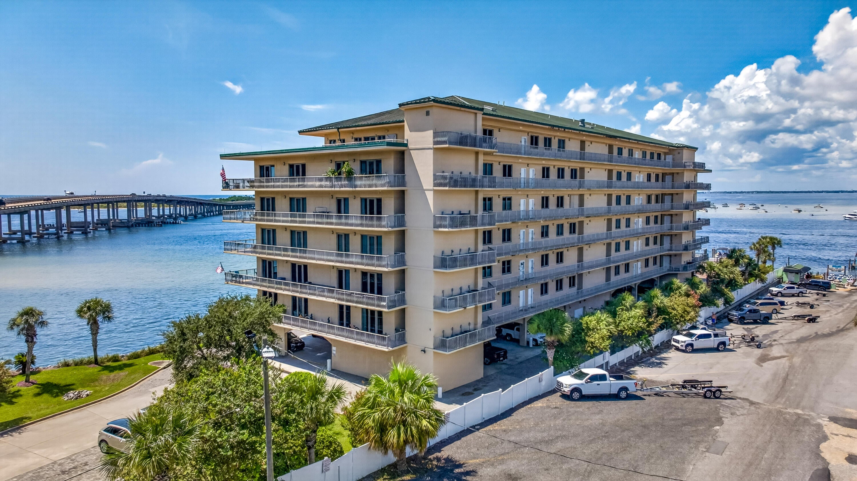 SIDES MORENO POINT WEST - Residential