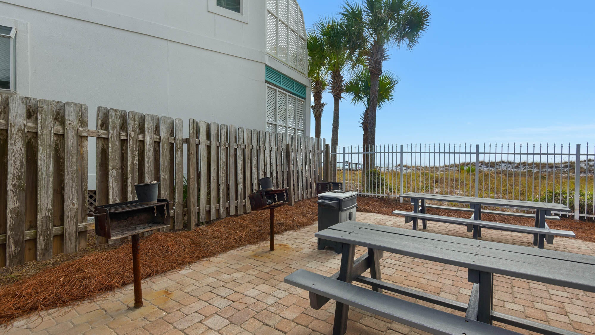 COMMODORE'S RETREAT LIMITED C - Residential