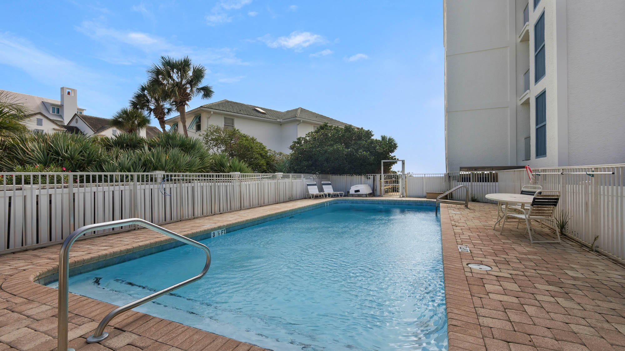 COMMODORE'S RETREAT LIMITED C - Residential