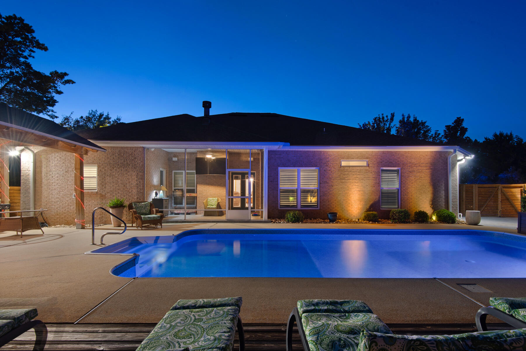 PELICAN BAY - Residential