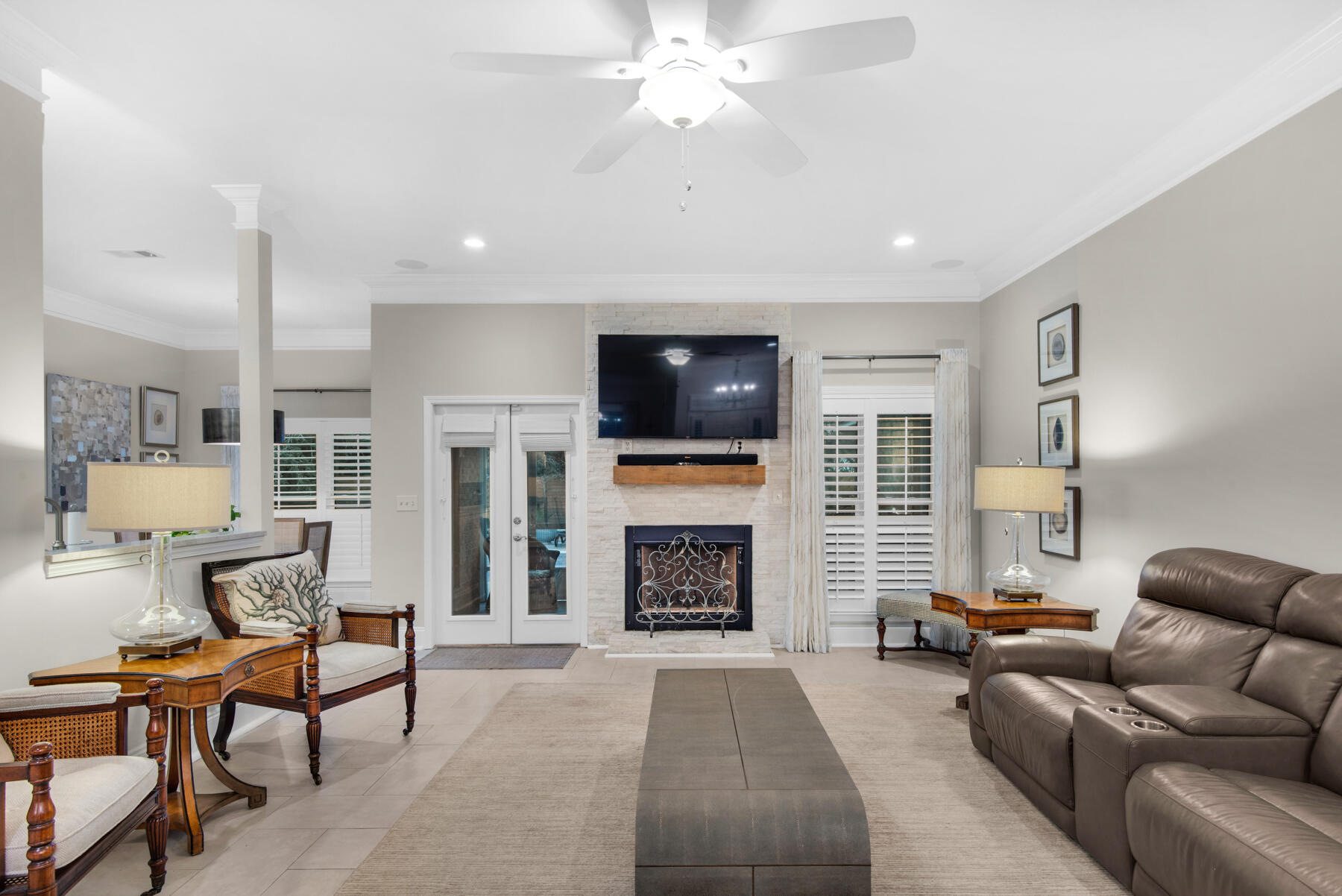 PELICAN BAY - Residential