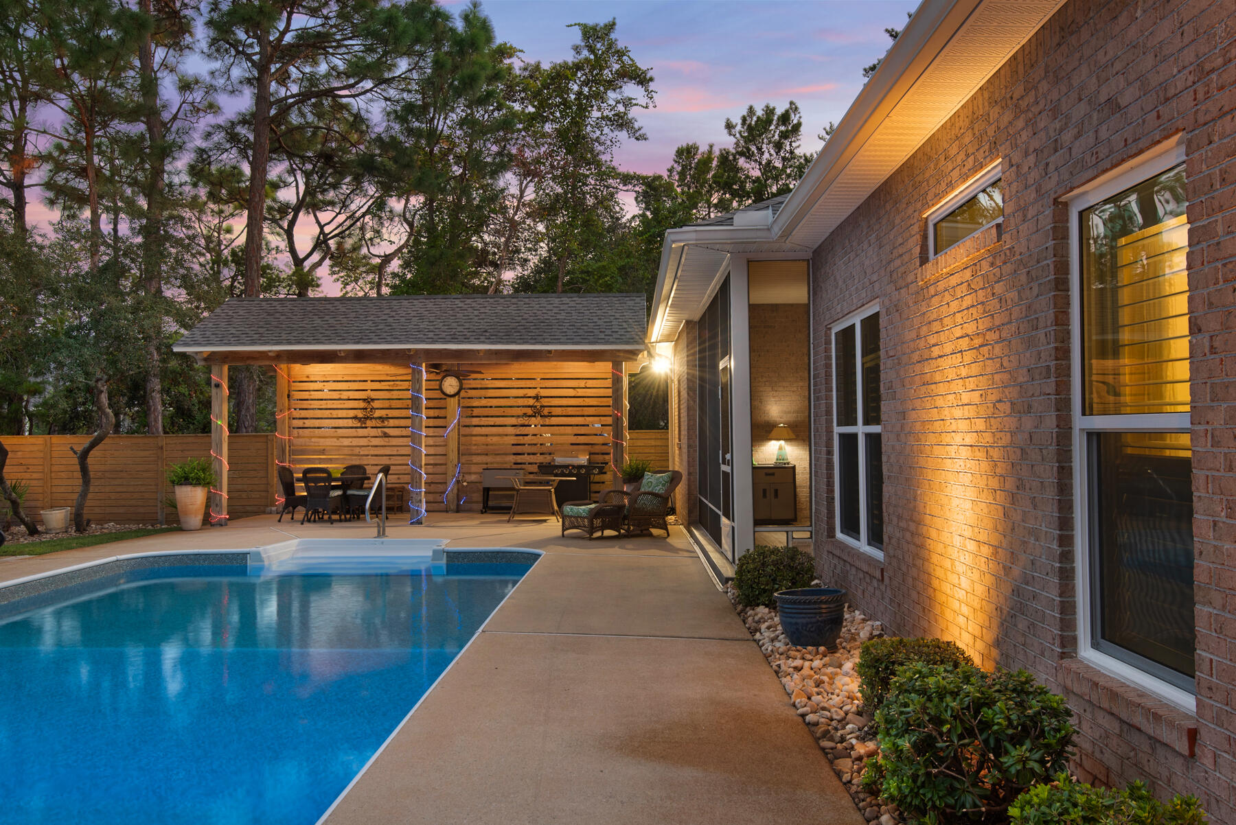 PELICAN BAY - Residential