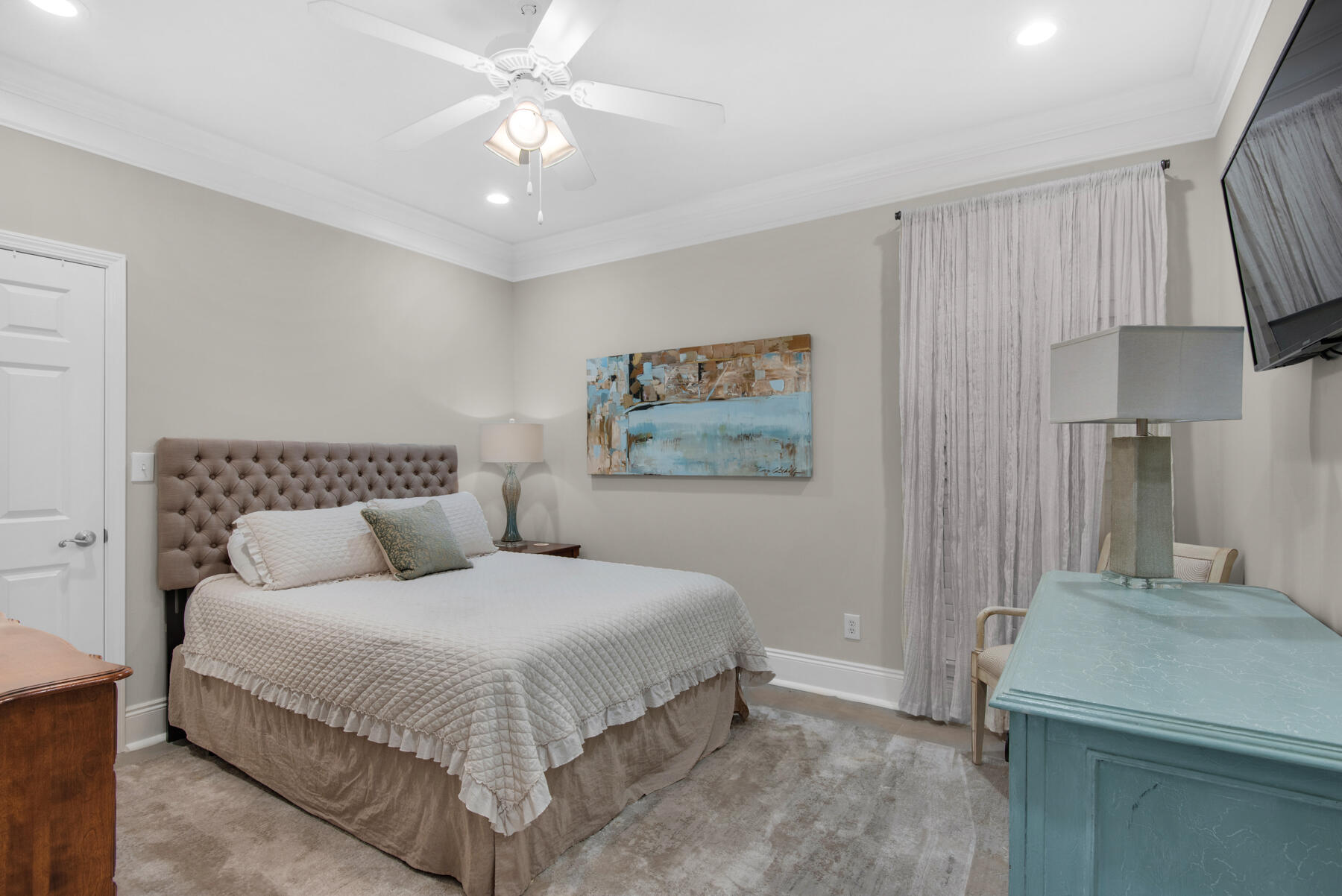 PELICAN BAY - Residential