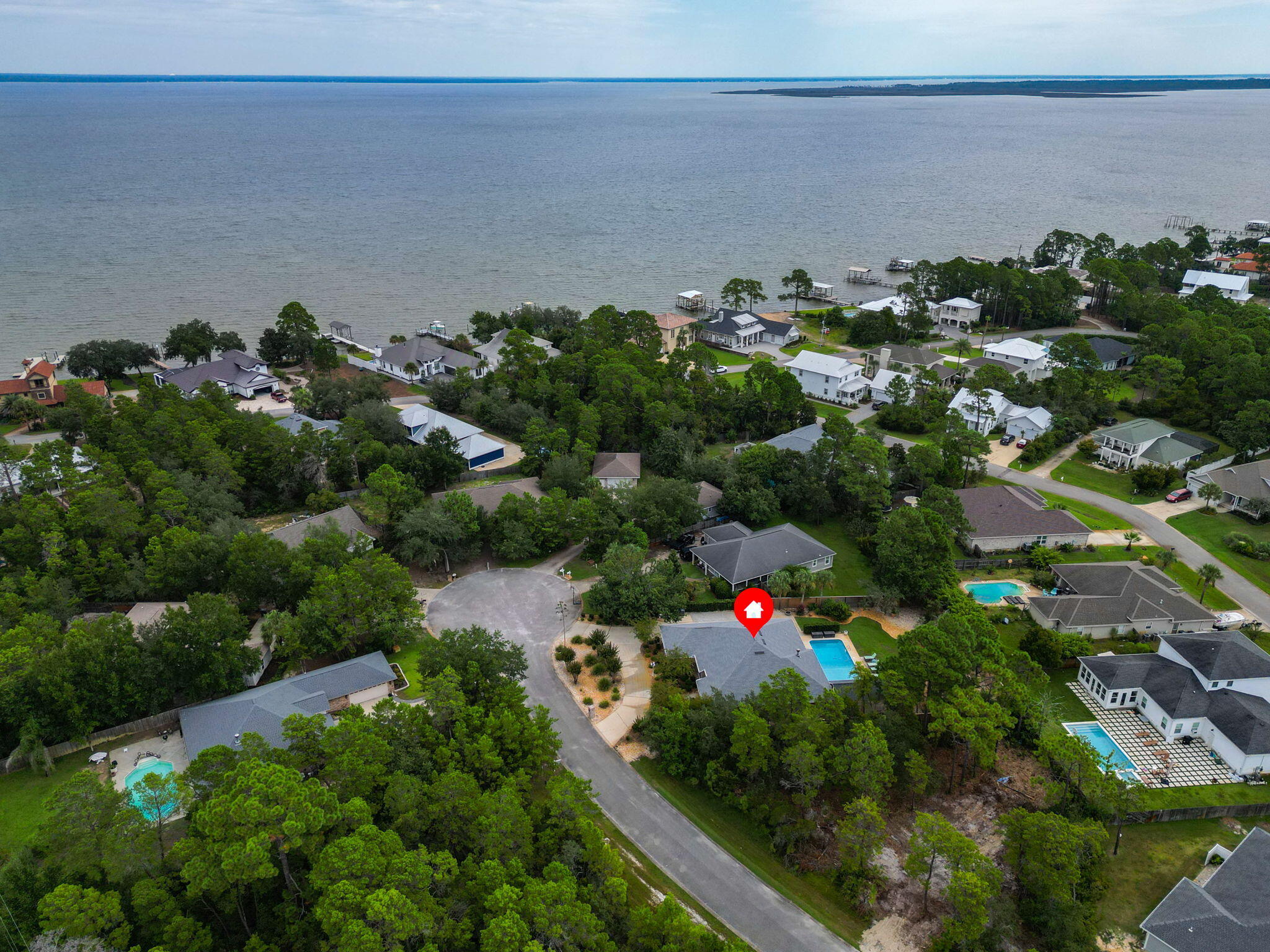 PELICAN BAY - Residential