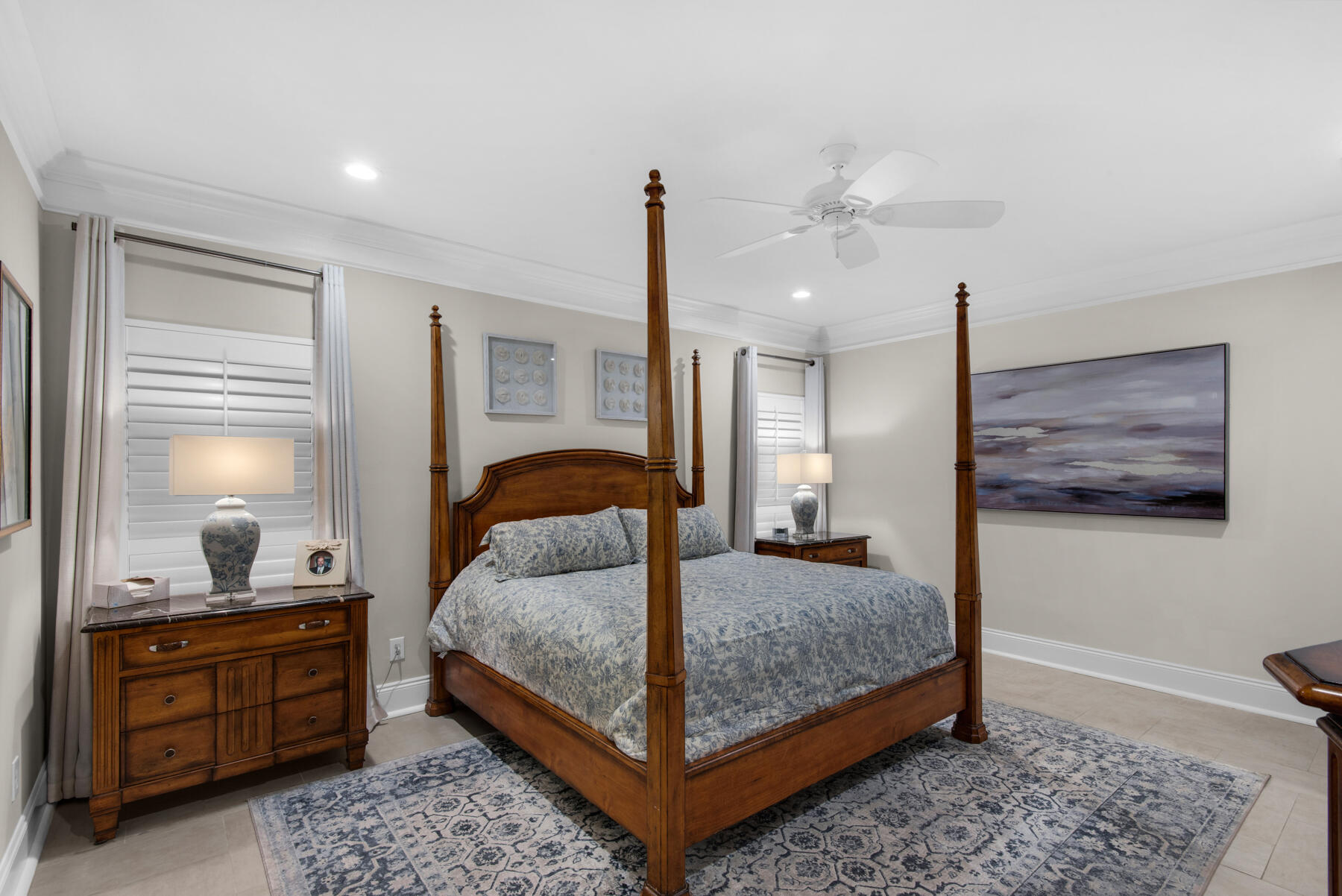 PELICAN BAY - Residential
