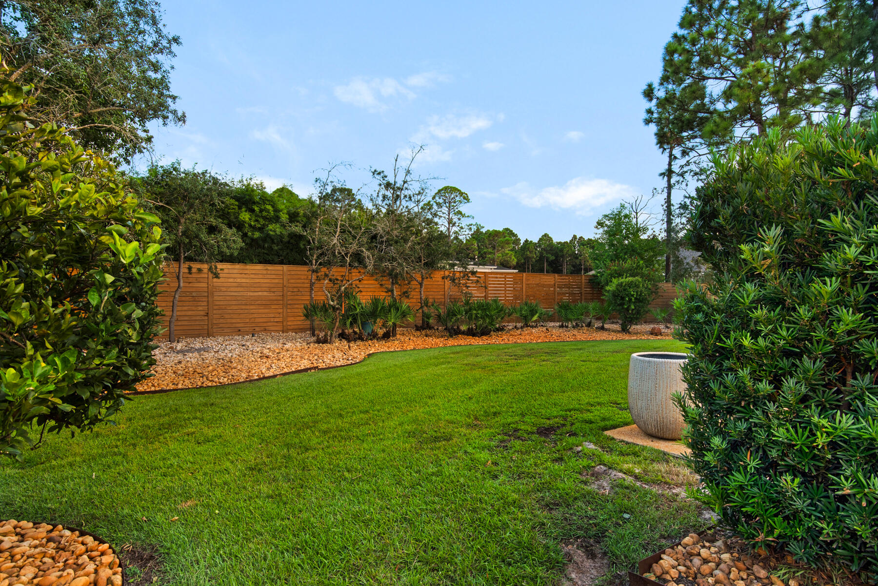 PELICAN BAY - Residential