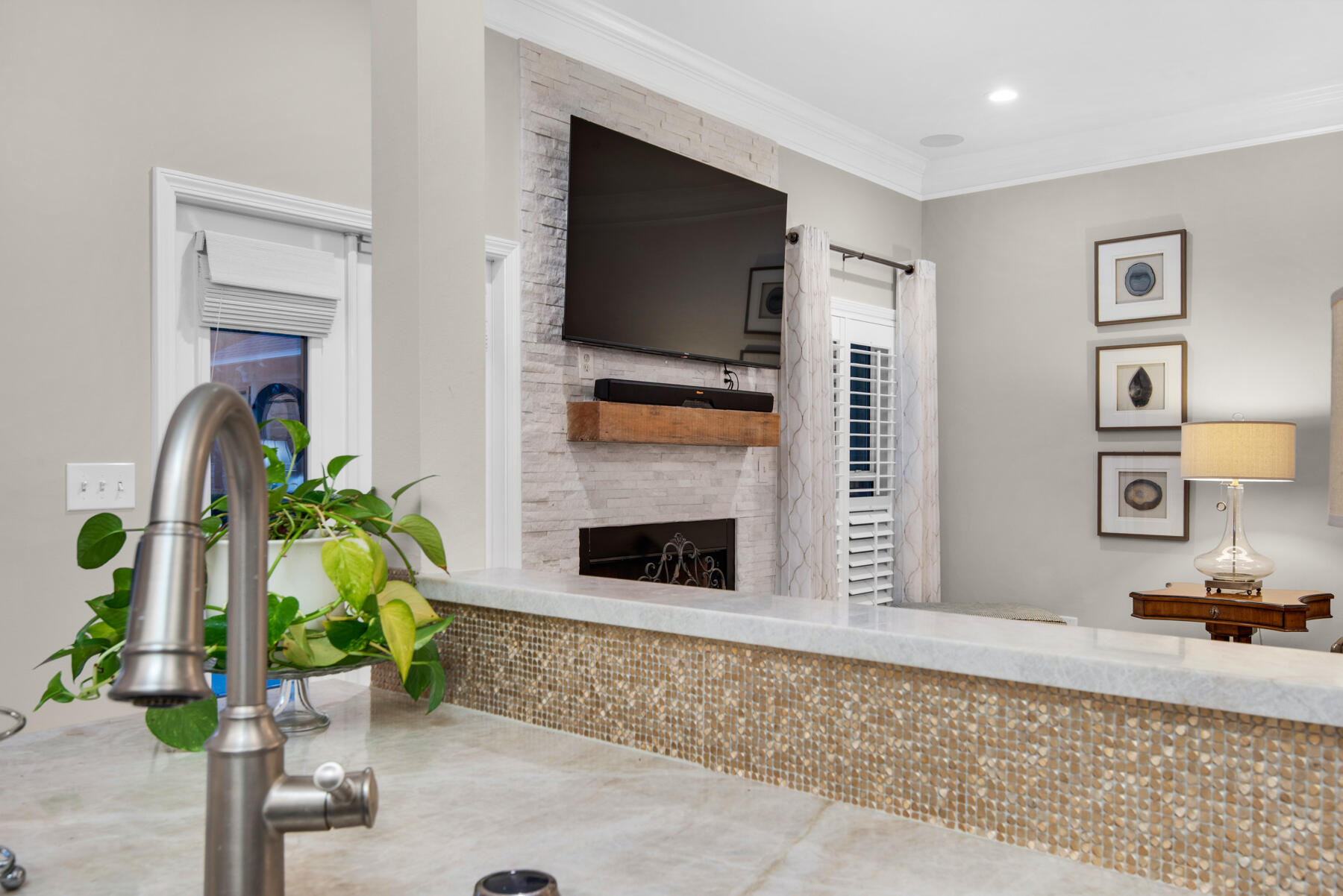 PELICAN BAY - Residential