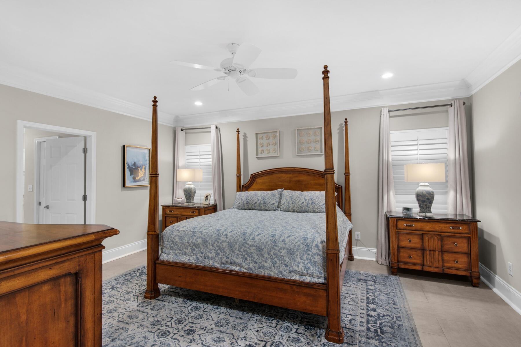 PELICAN BAY - Residential