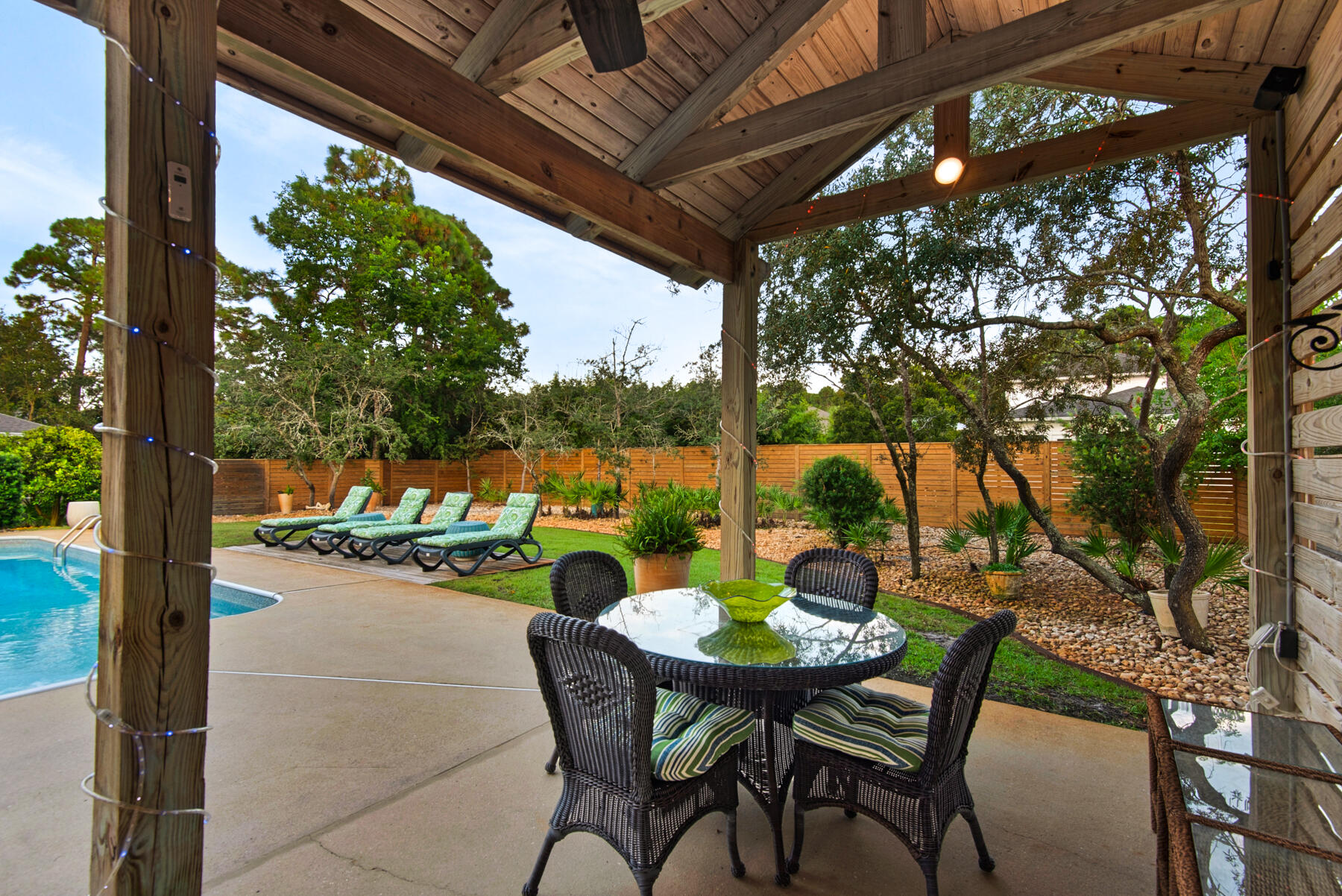 PELICAN BAY - Residential
