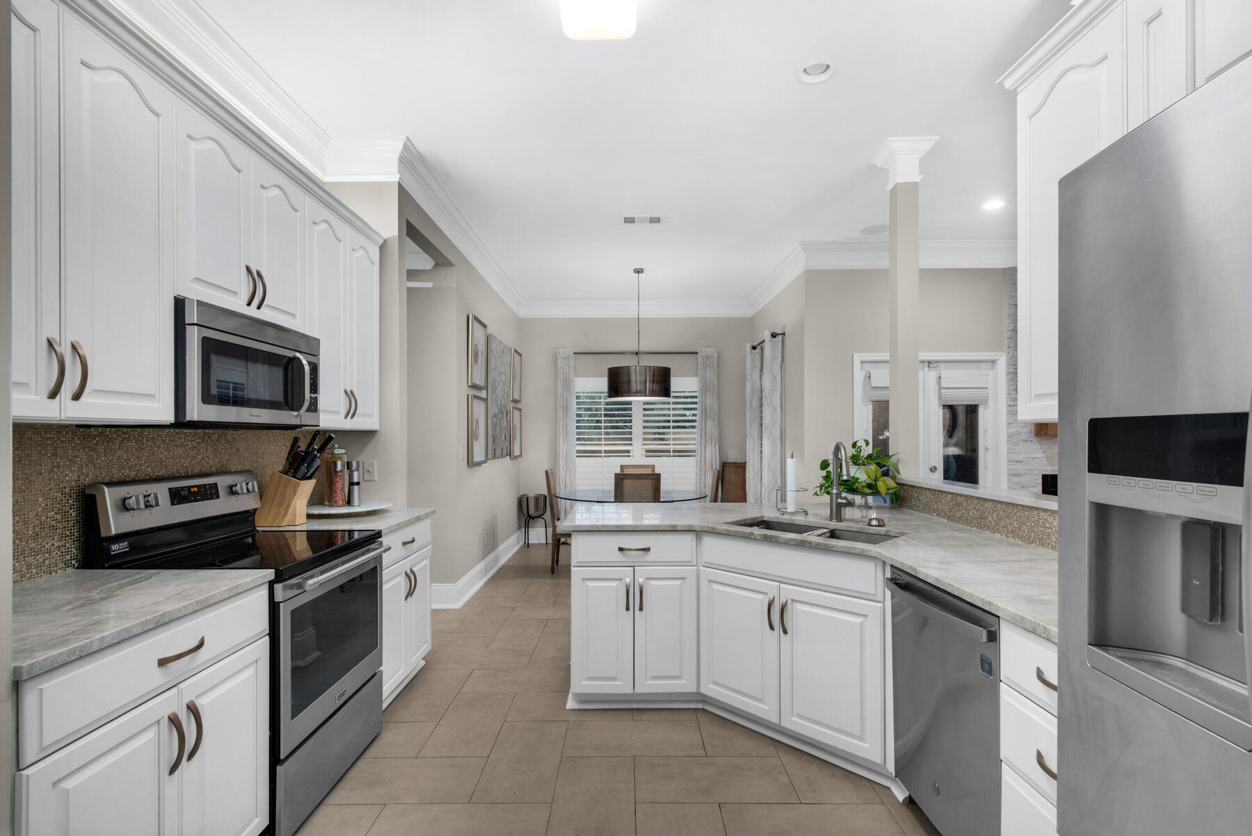 PELICAN BAY - Residential