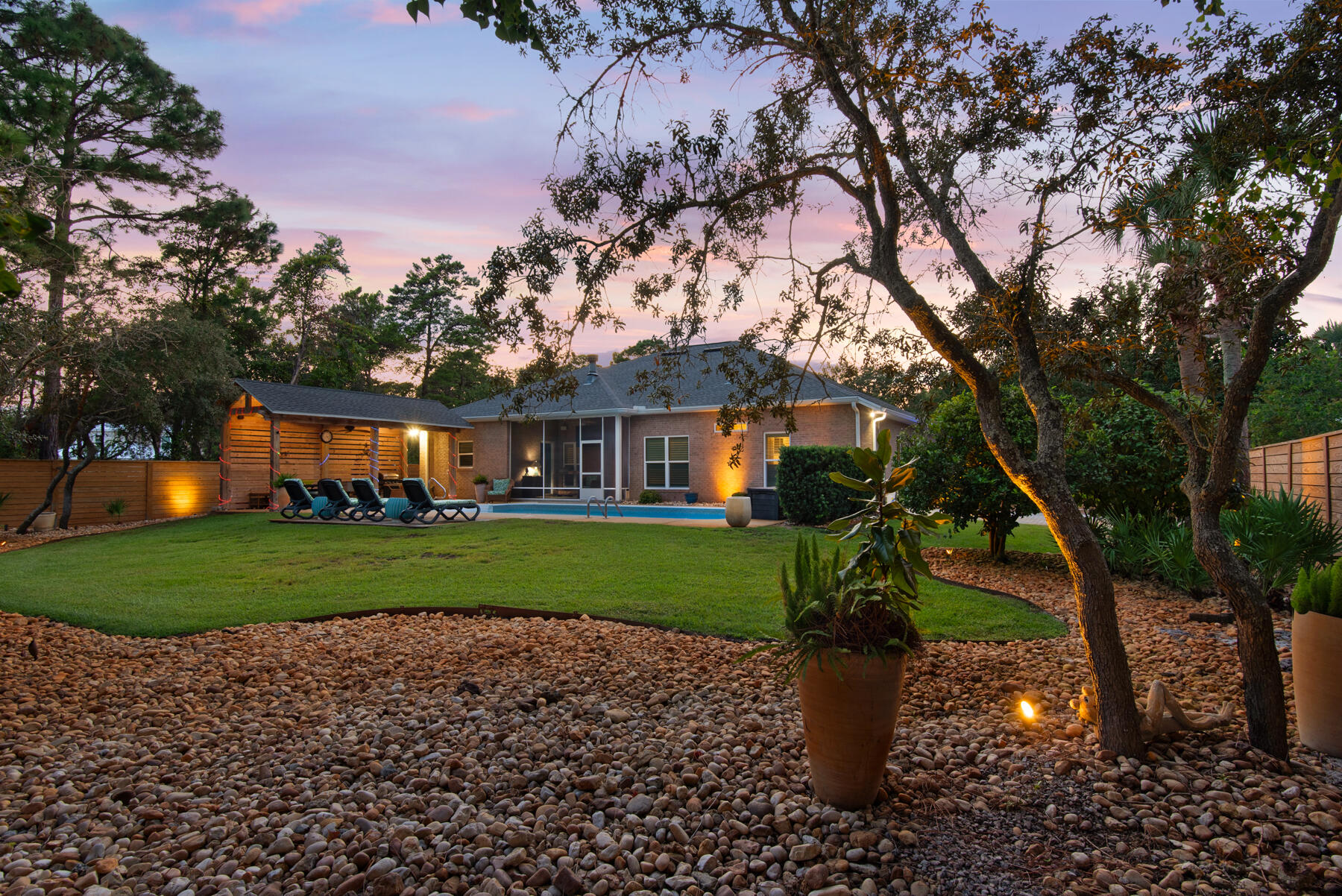 PELICAN BAY - Residential