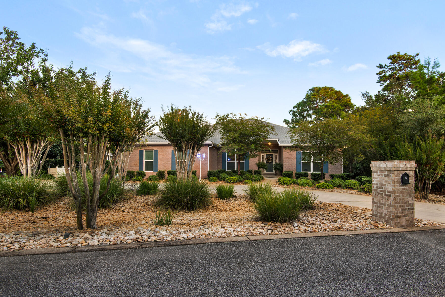 PELICAN BAY - Residential
