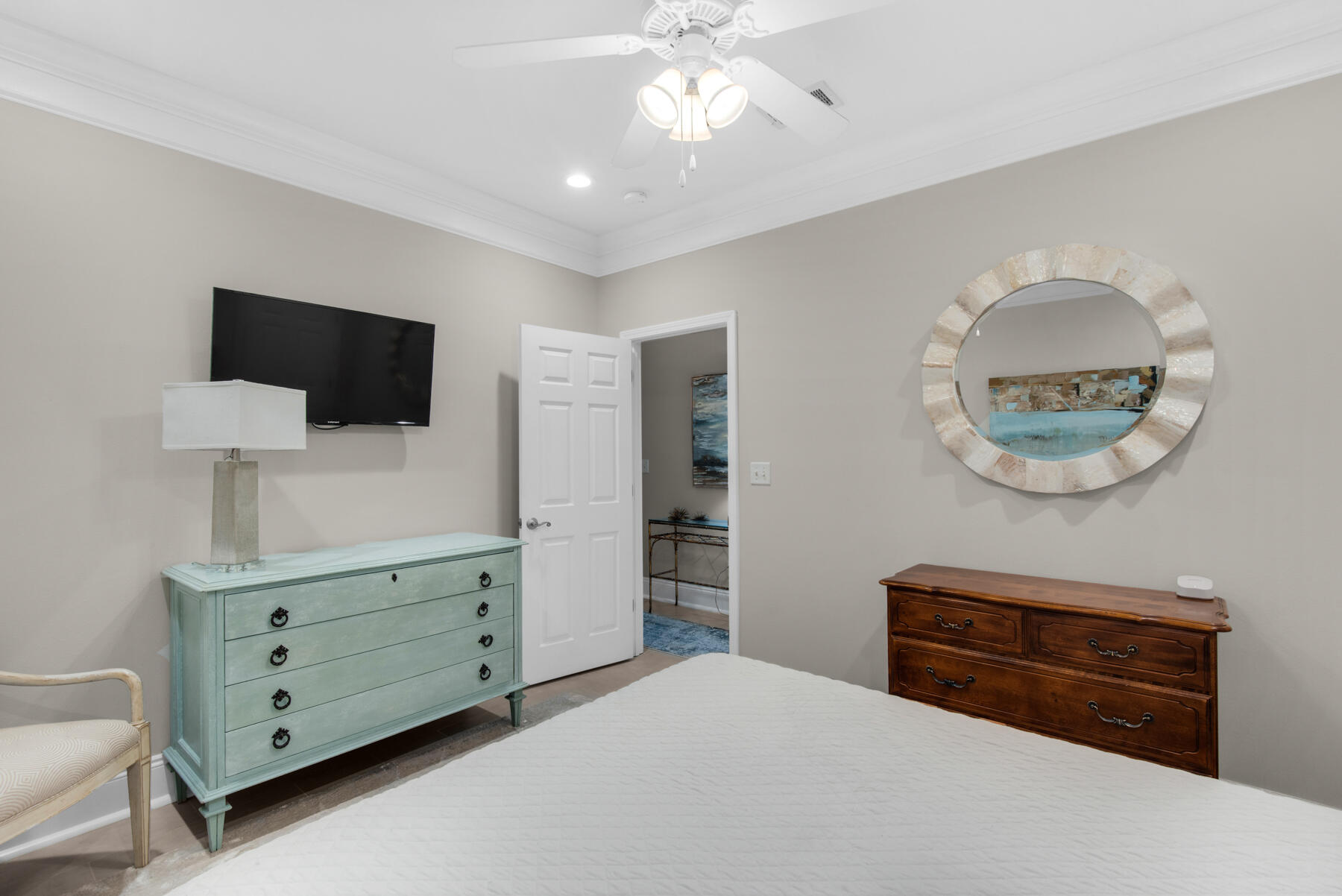 PELICAN BAY - Residential