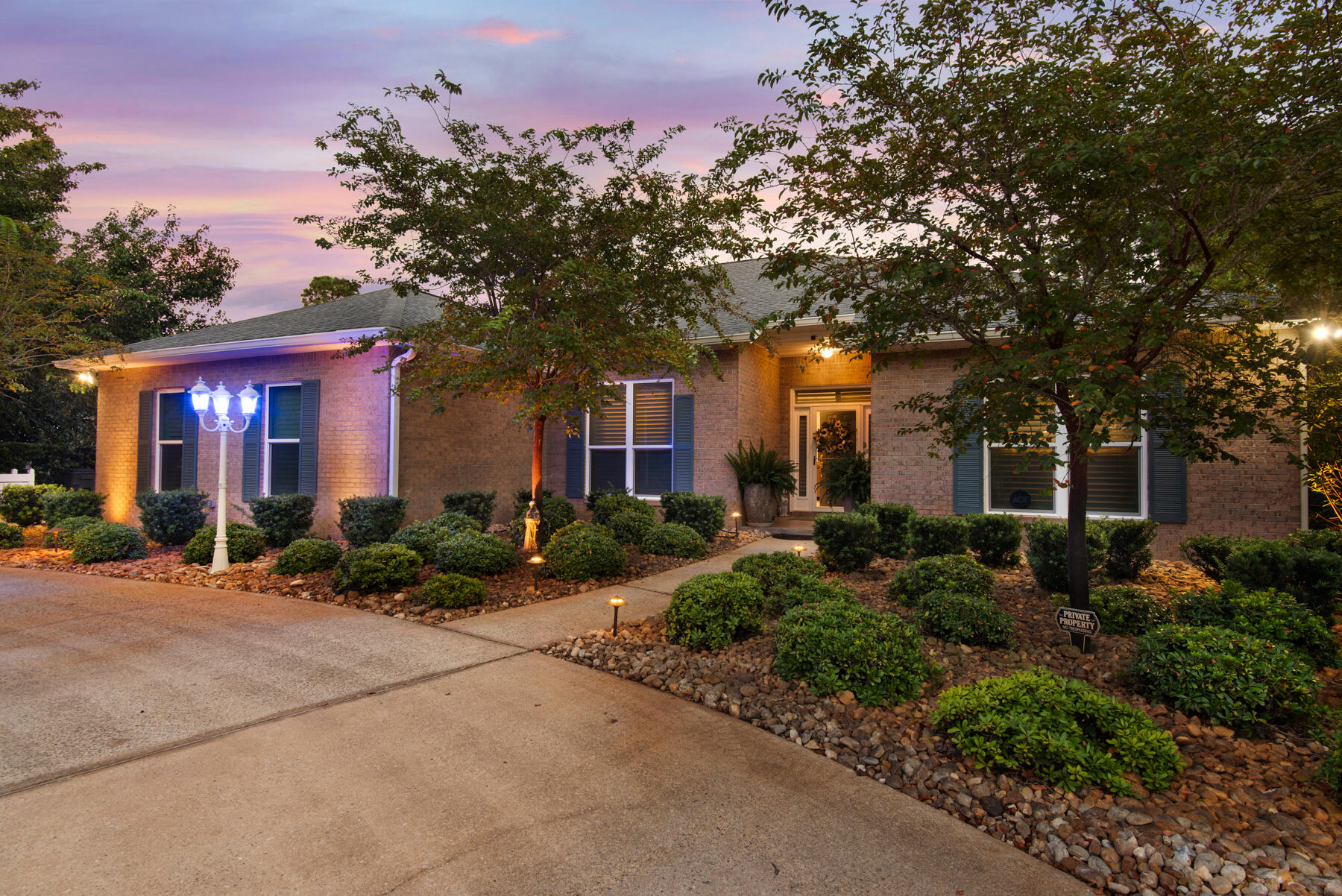 PELICAN BAY - Residential