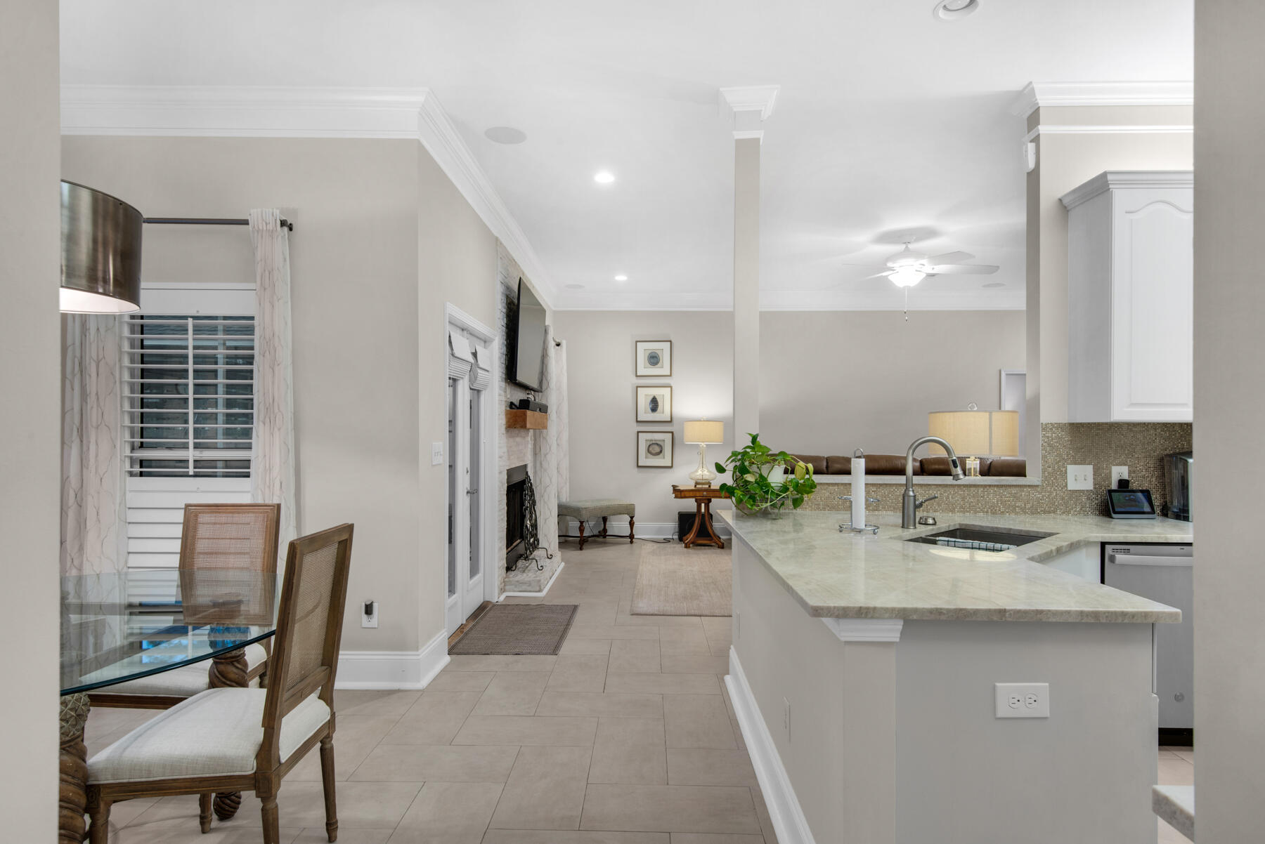 PELICAN BAY - Residential