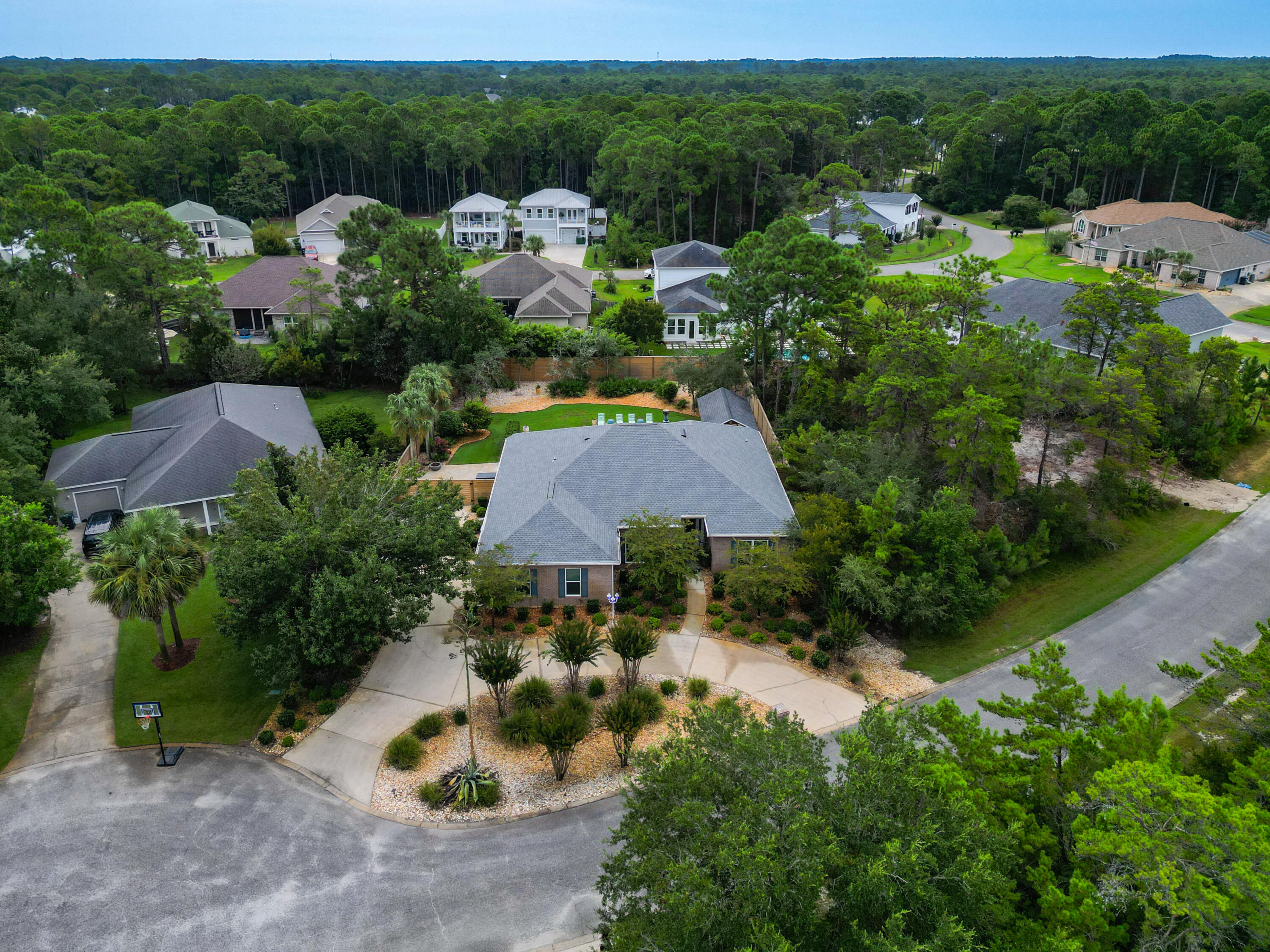 PELICAN BAY - Residential