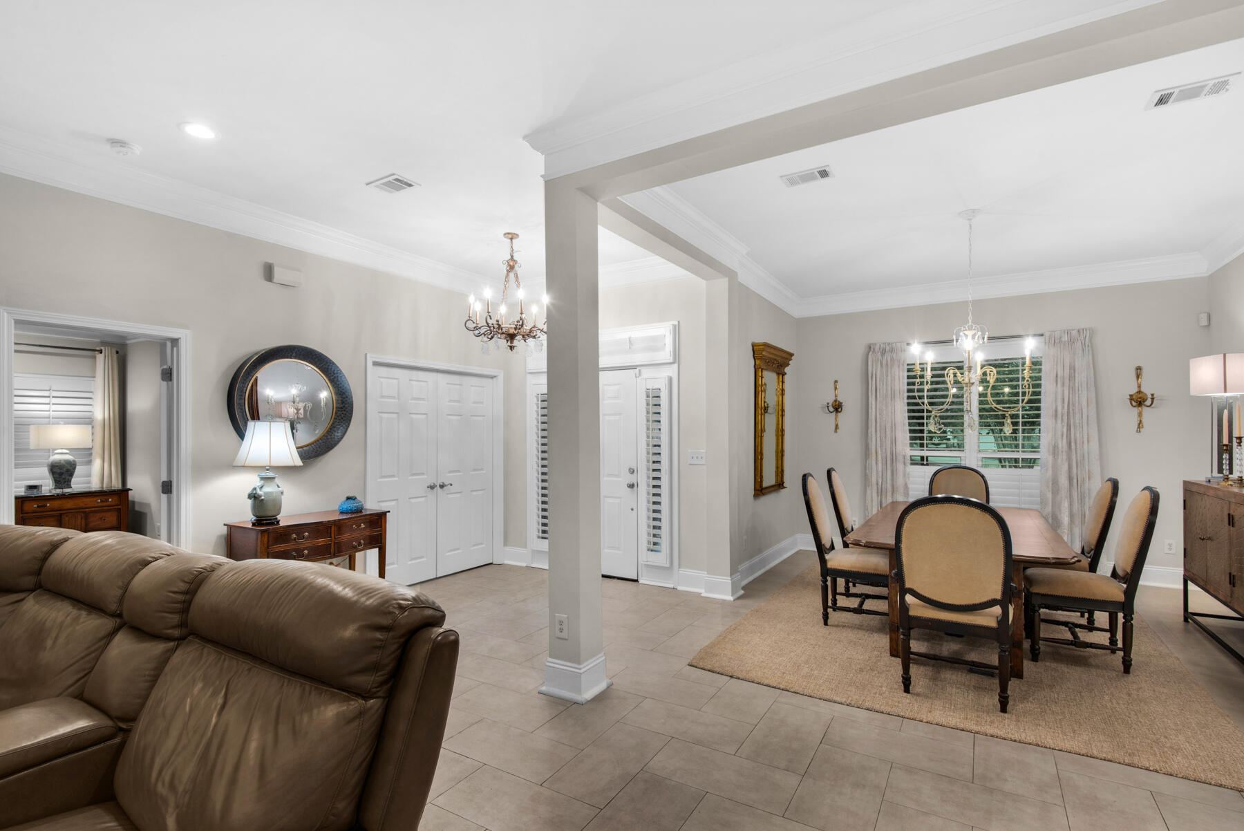 PELICAN BAY - Residential