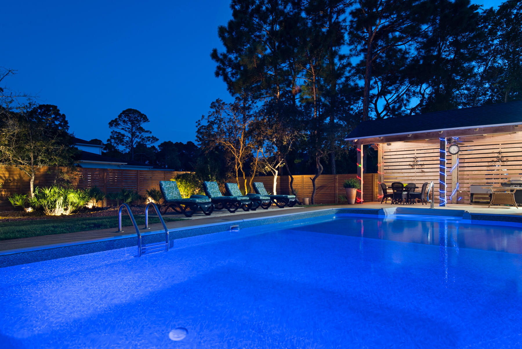 PELICAN BAY - Residential